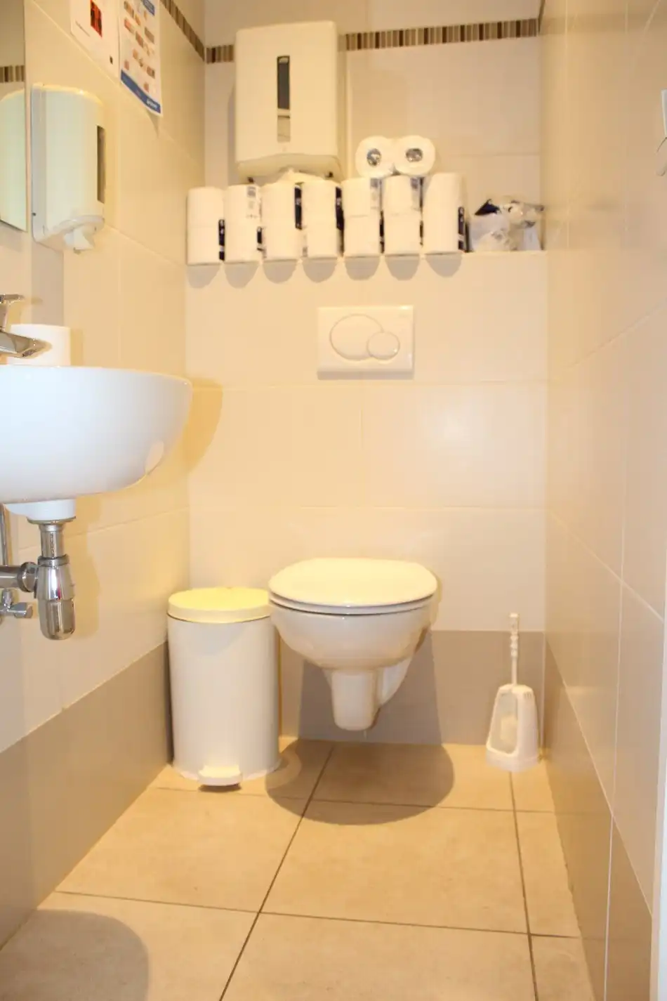 Commercieel kantoor in kantoorgebouw centrum Lommel foto 11