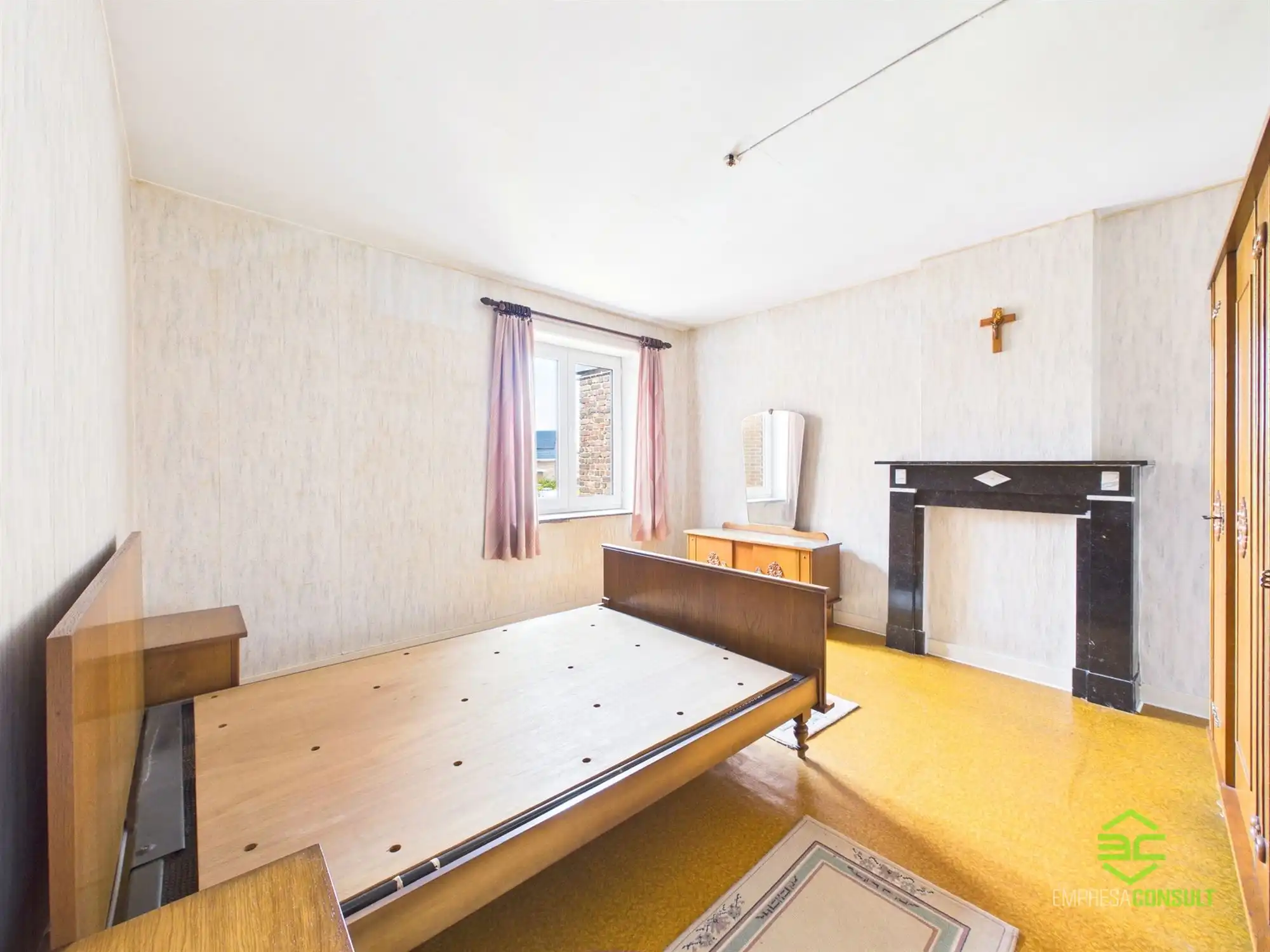 Centraal gelegen te renoveren woning met 3/5slpk! foto 13