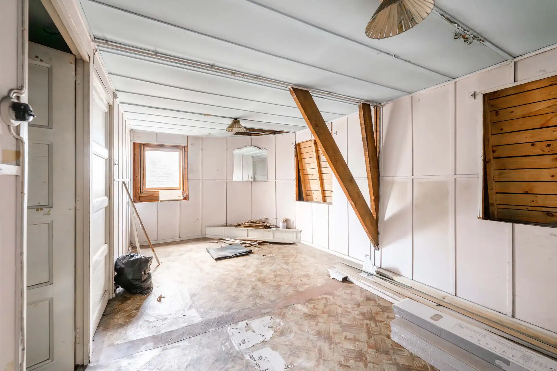Karaktervolle herenwoning met tuin, garage en tal van mogelijkheden in hartje Vichte ✨ foto 16