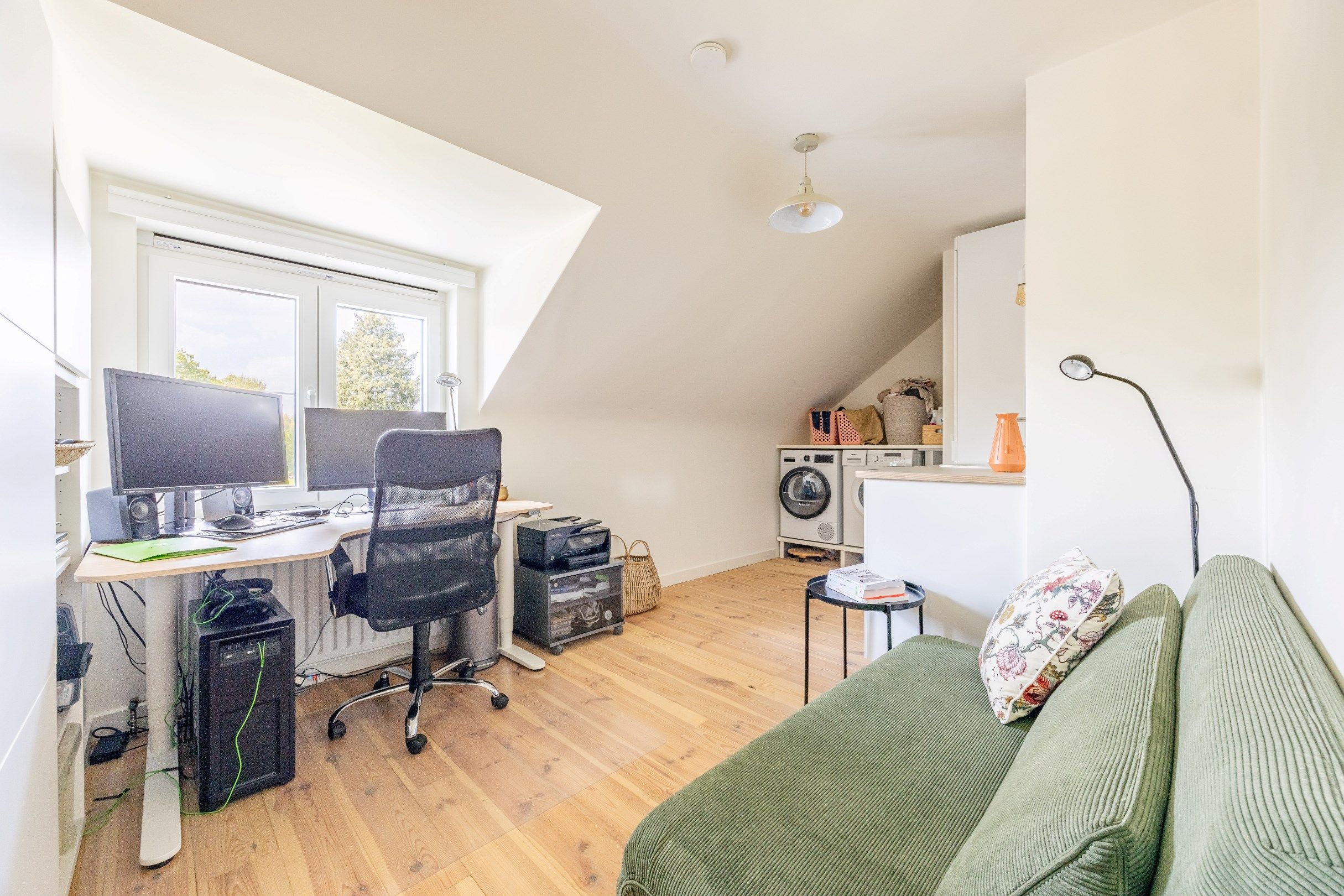 GERENOVEERDE HOB MET BIJGEBOUW EN GARAGE foto 16