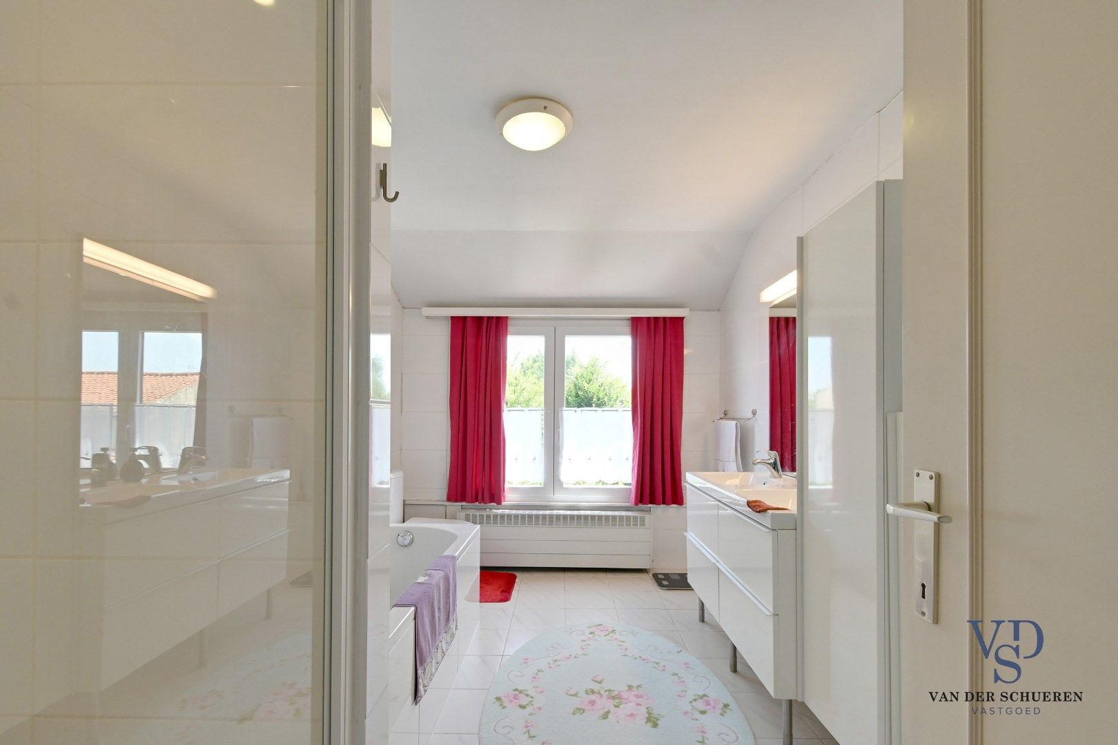 Halfopen woning in het groene Dikkelvenne foto 14