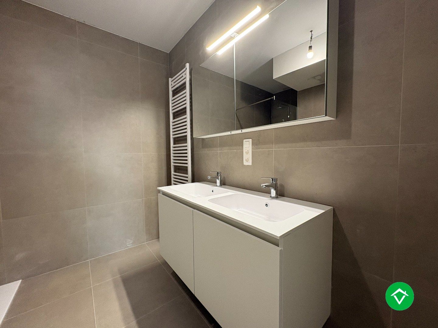 Nieuwbouwappartement met 2 slaapkamers en 2 terrassen in centrum Koekelare  foto 14