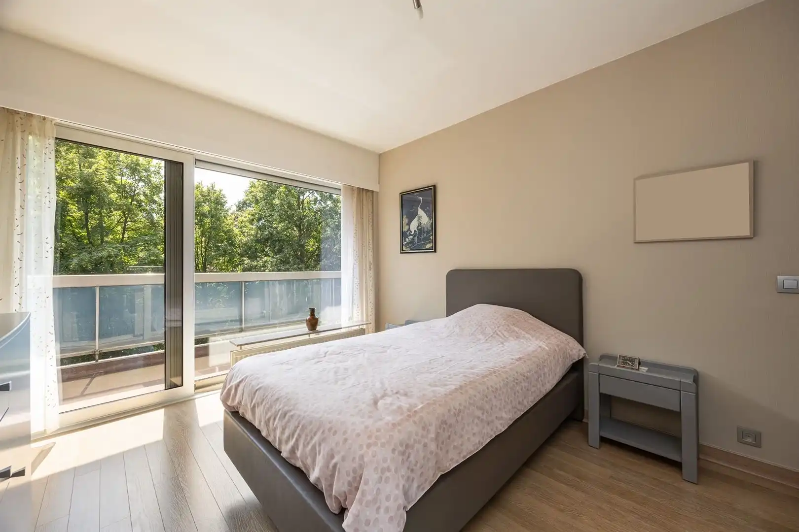 Lichtrijk appartement met terras en groen zicht foto 11