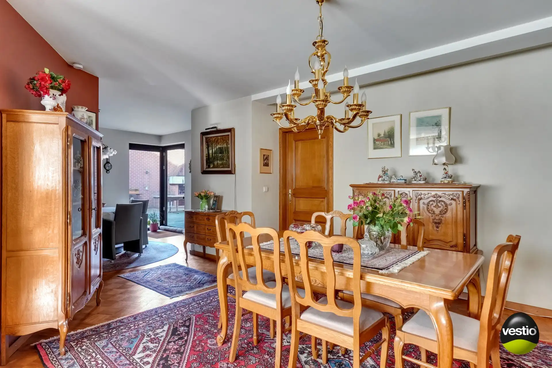 GELIJKVLOERS APPARTEMENT 3 SLAAPKAMERS 171 M² + HANDELSRUIMTE + TUIN + 5 GARAGES + ZOLDER foto 20