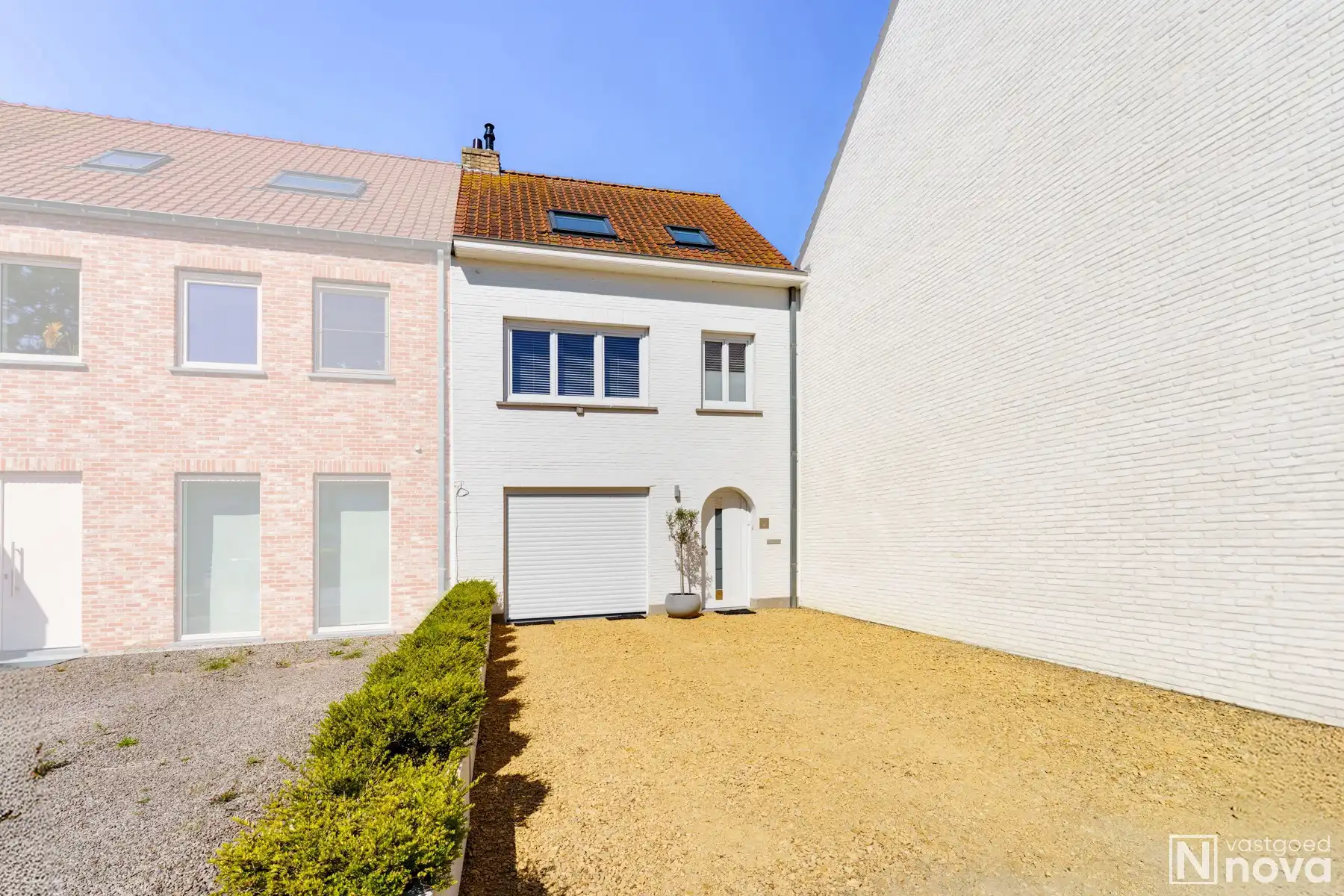 Gerenoveerde woning aan de rand van de stad foto 3