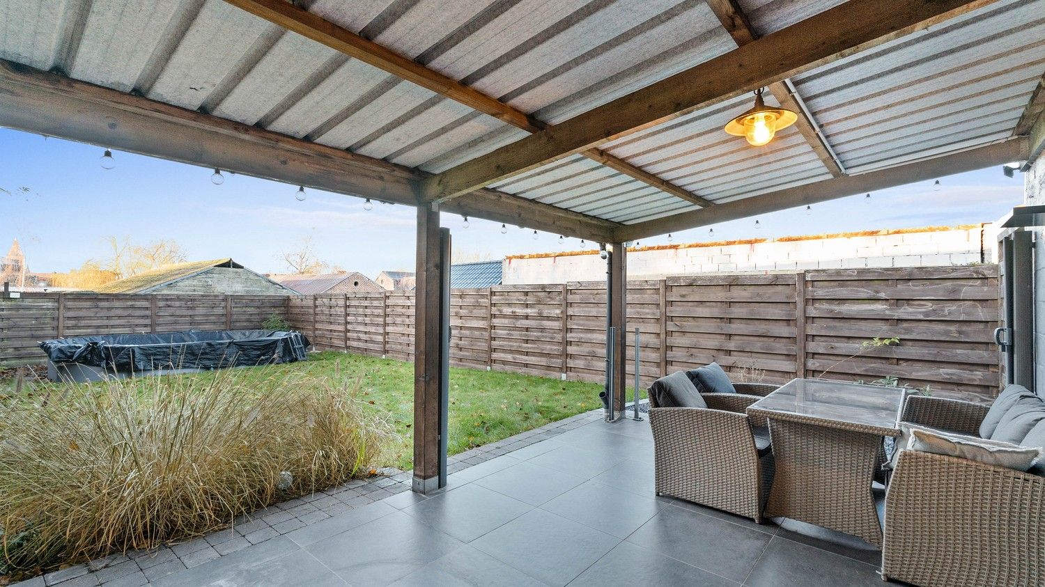 Woning met 2 slaapkamers, ruime garage en tuin foto 25