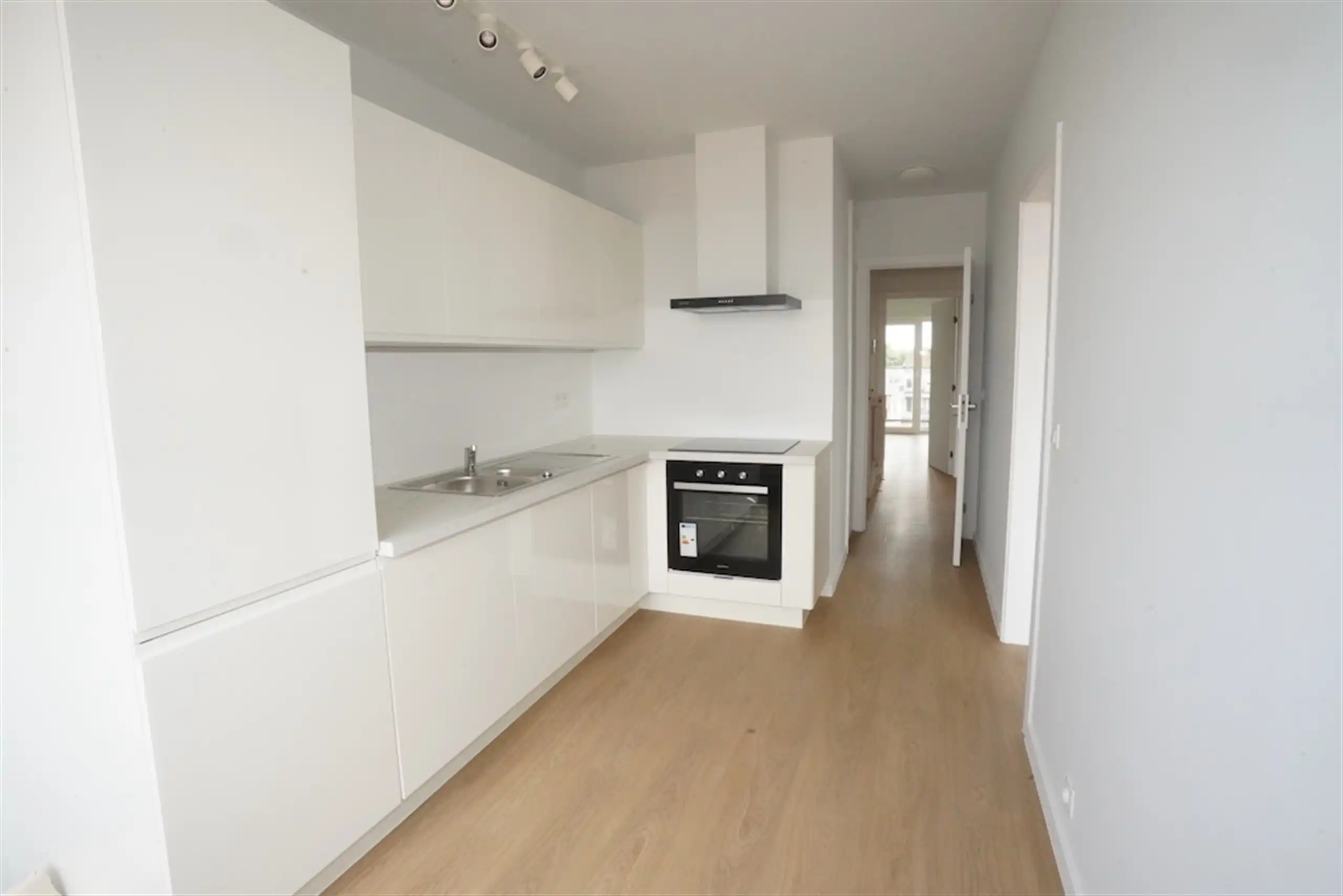 Instapklaar en verzorgt appartement met terras en garage  foto 12
