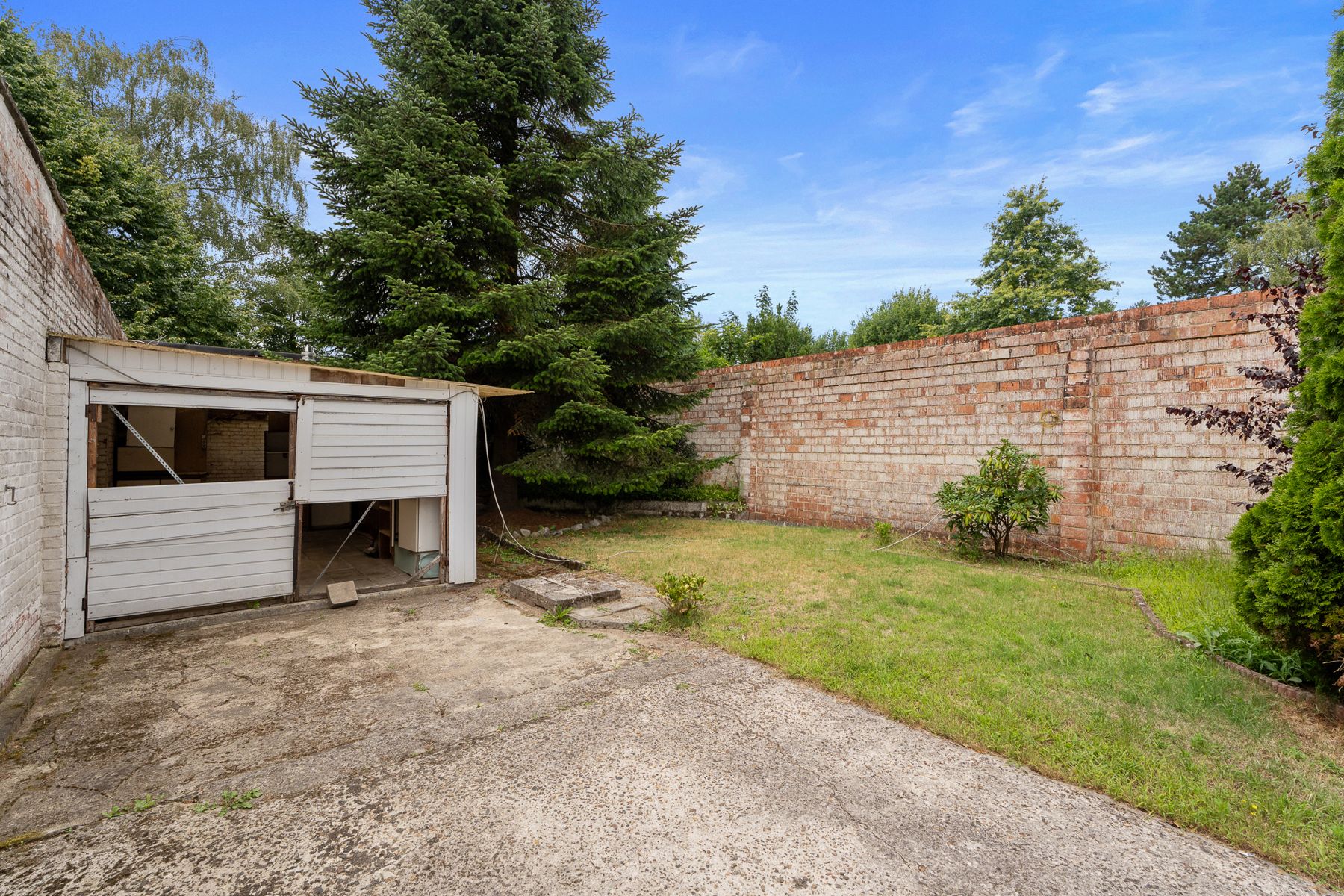 Te renoveren, halfopen, bebouwing met tal van mogelijkheden foto 9