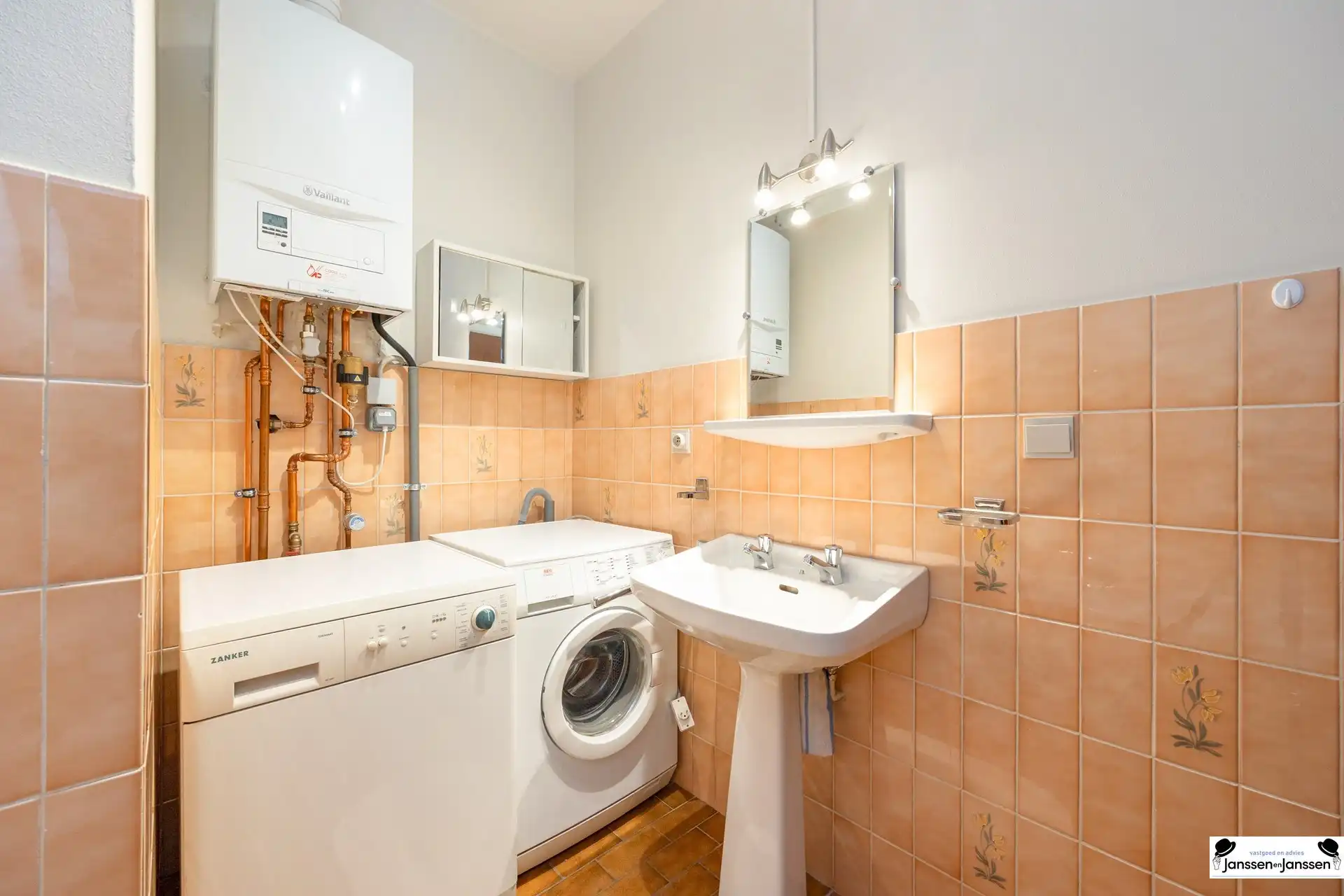 Goed onderhouden appartement op toplocatie in Schoten! foto 11