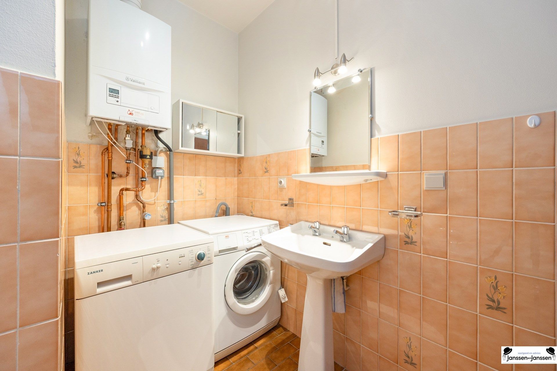 Zeer goed onderhouden appartement met dubbele garage op toplocatie in Schoten! foto 11