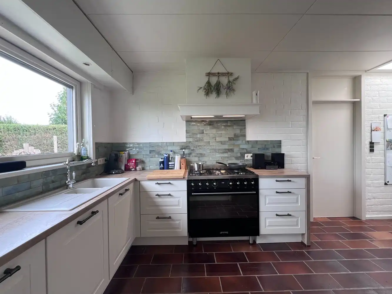 Landelijk gelegen woning met 4 slaapkamers en weide. foto 4