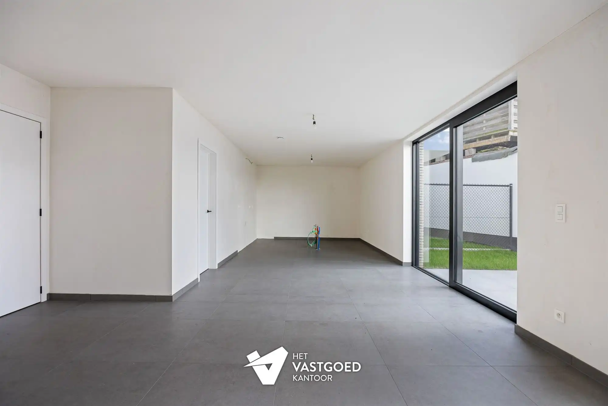 RUIM GELIJKVLOERS APPARTEMENT MET UITZONDERLIJKE BUITENRUIMTE foto 4
