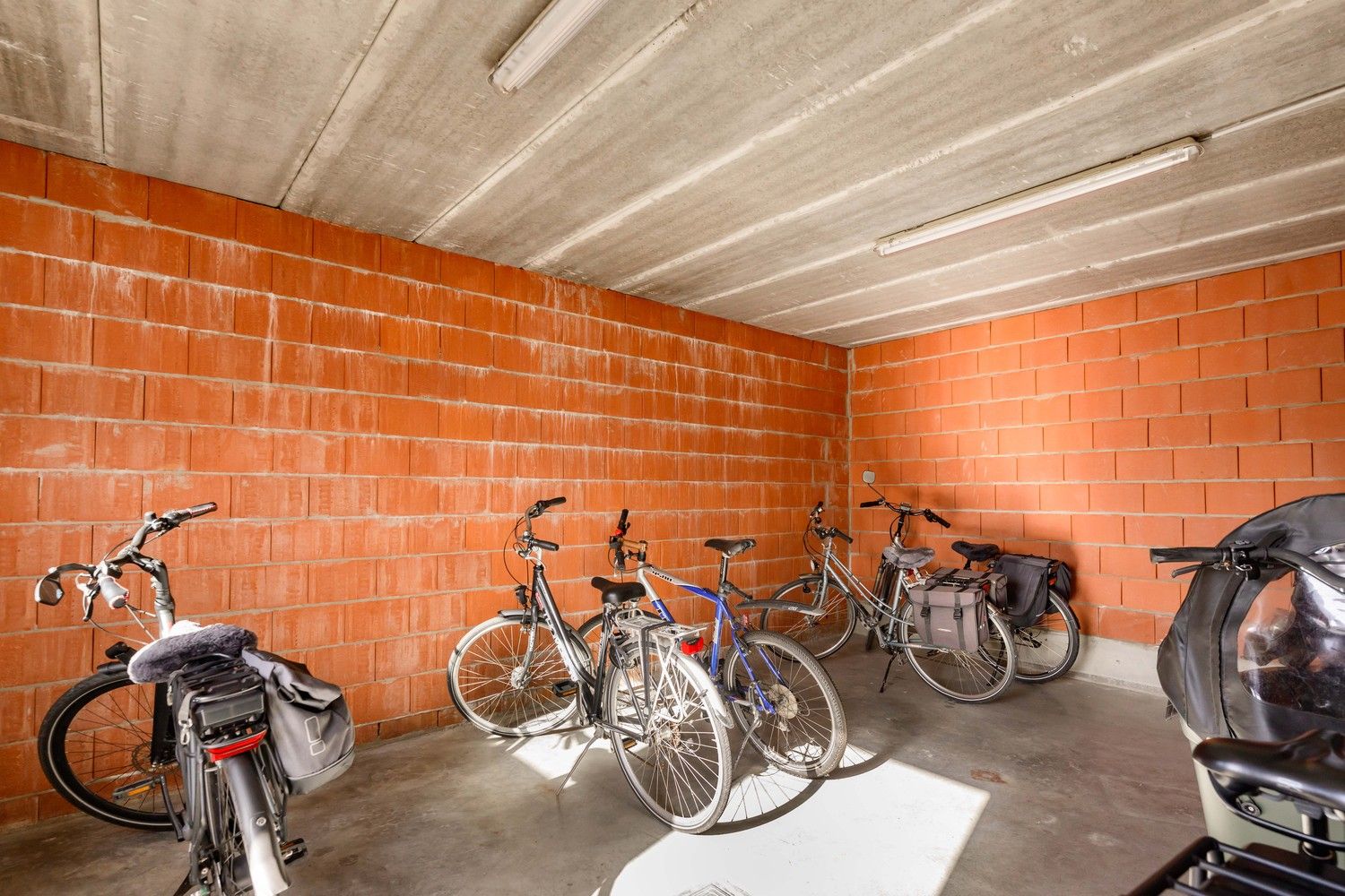 Instapklaar appartement te Ruiselede. foto 19