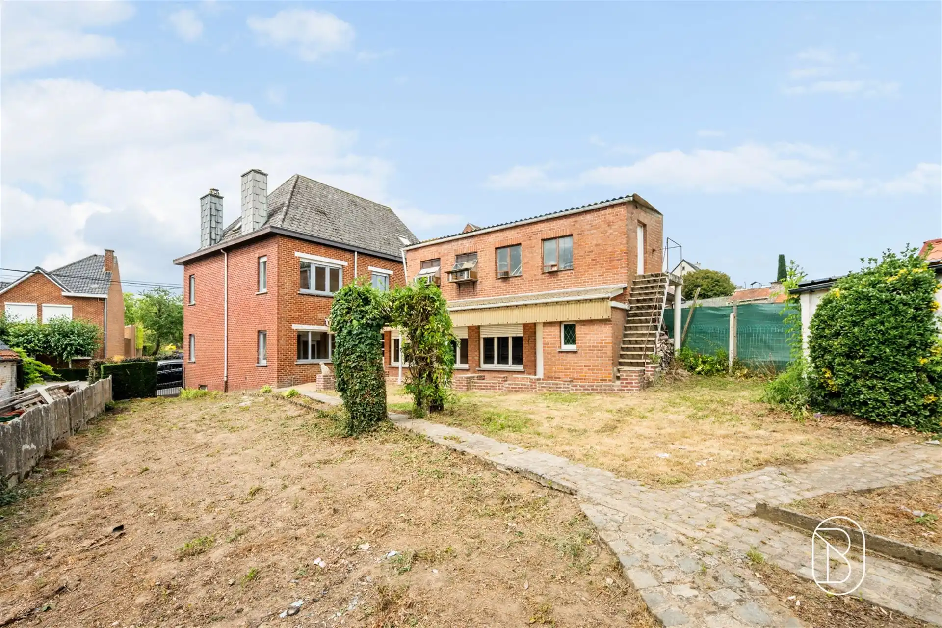 Ruime te renoveren woning met 4slk & tuin op de Valkenberg foto 8