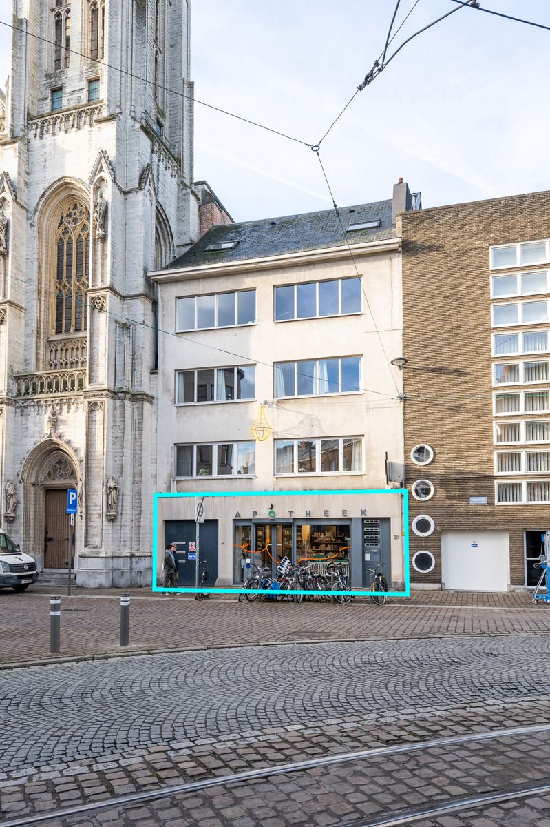 Uitzonderlijk gelegen commercieel pand aan het Mechelseplein foto 12