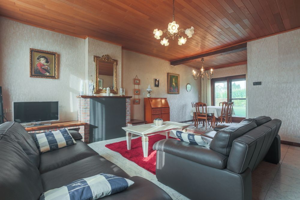 Hoeve met stallen op 3780 m² aan de grens met Elsegem foto 13