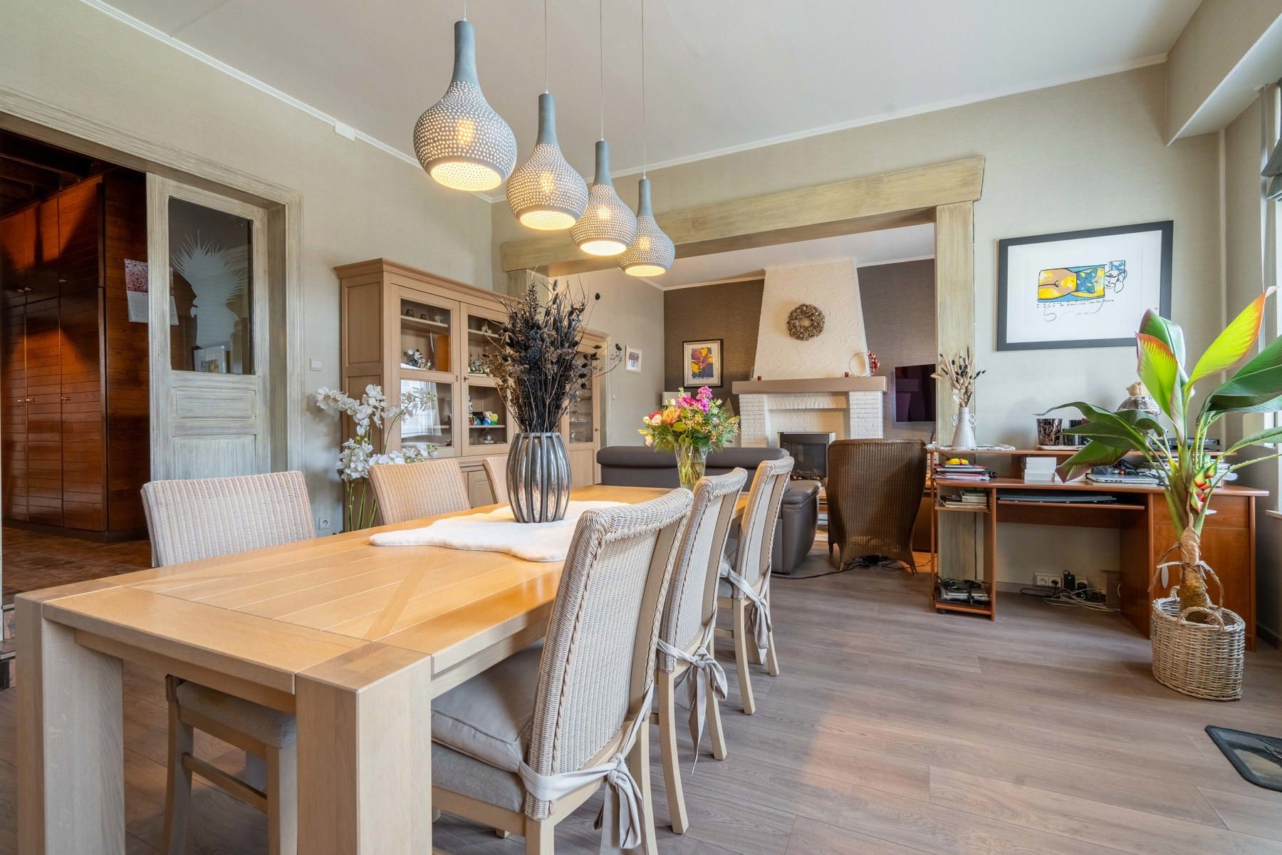 Huis met commercieel pand te koop in Grootlo! foto 4