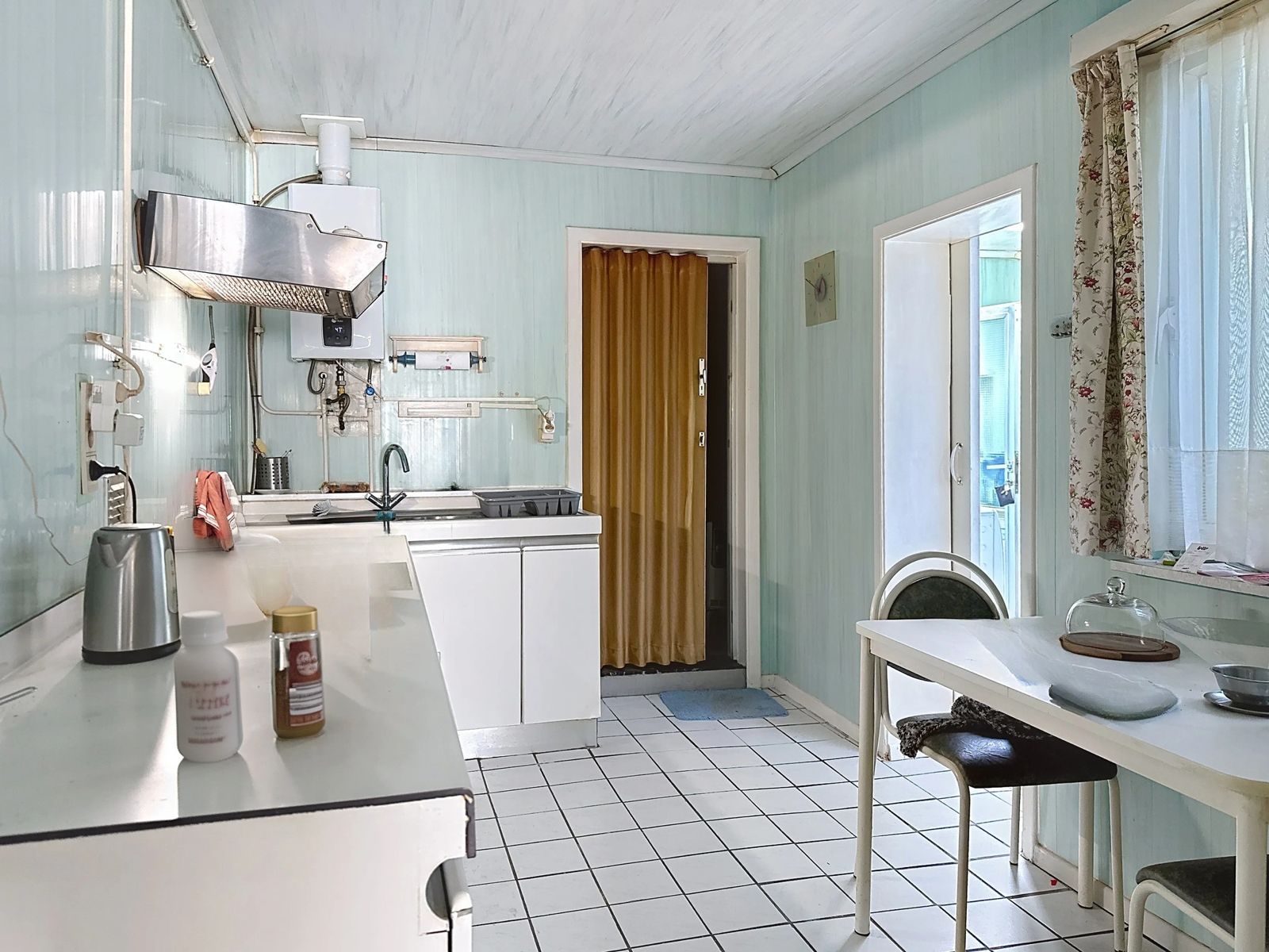 Woning met potentieel en leuke tuin nabij centrum foto 2