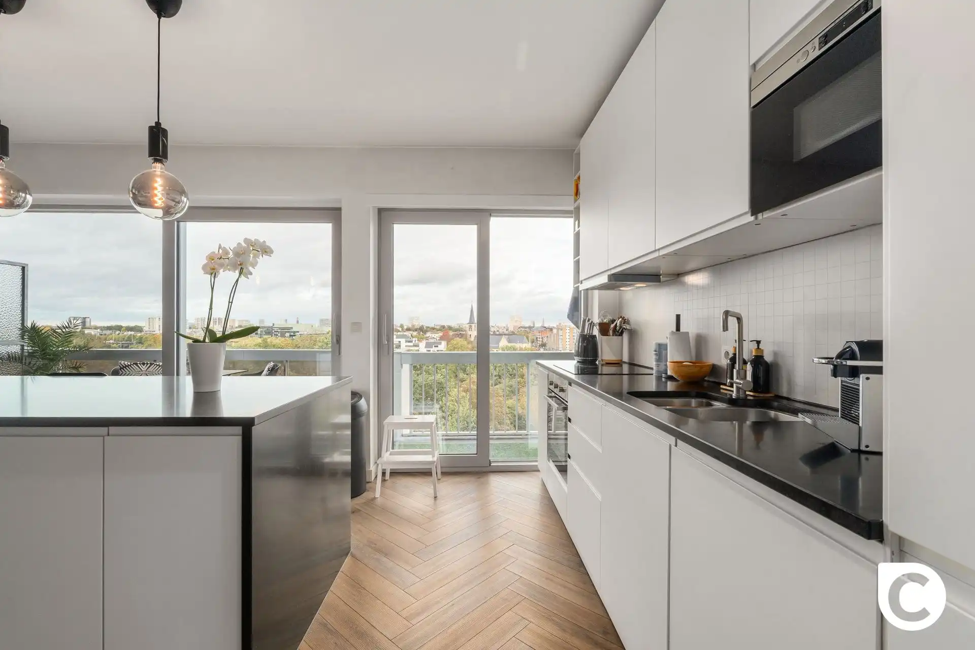 Instapklaar 2 slaapkamer "with a view"! foto 5