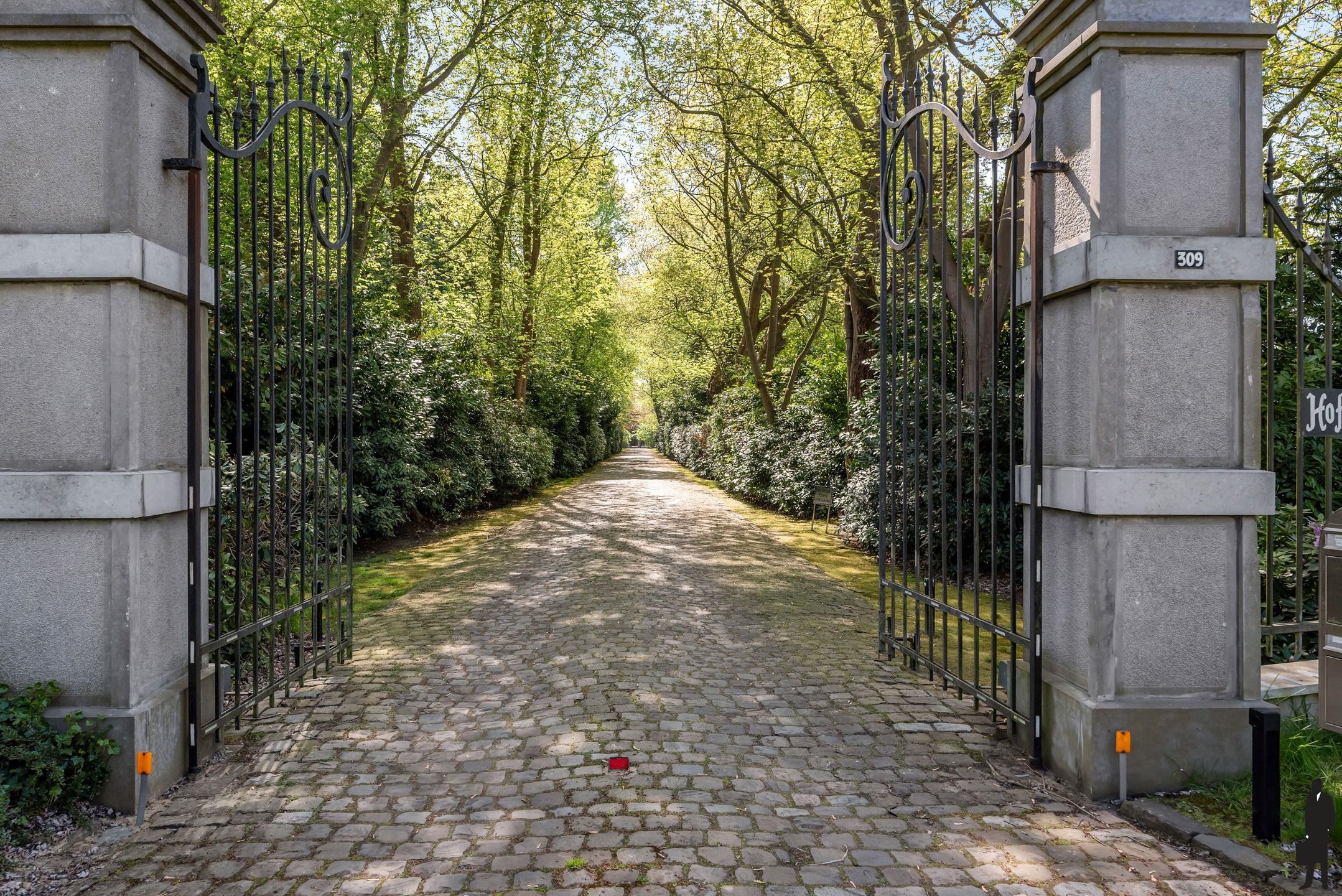 Uniek domein "Hof Van Lachenen" met 2 villa's te koop in Lier.  foto 47