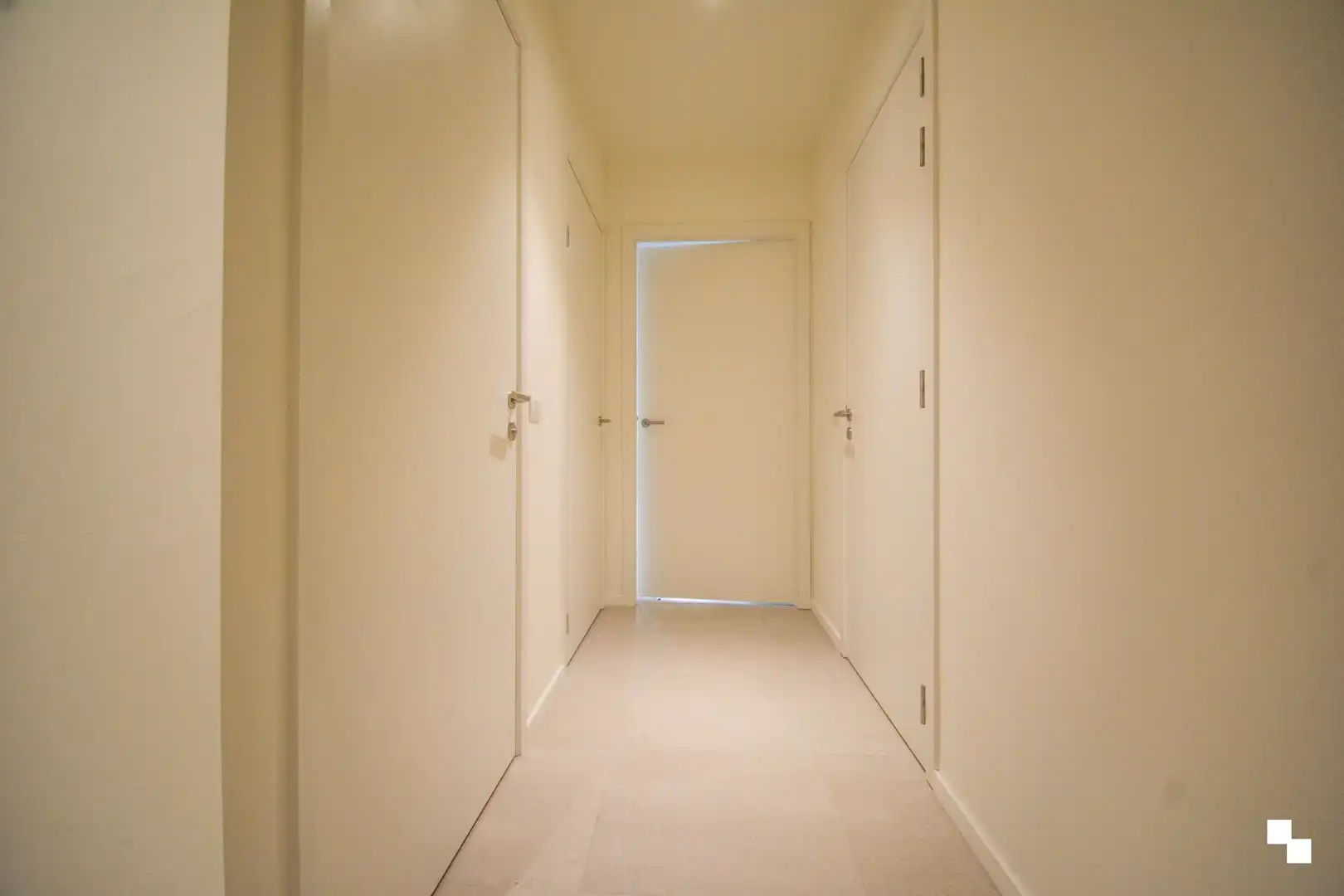 Modern nieuwbouwappartement met groot terras en mooi verzicht aan de rand van Hooglede foto 2