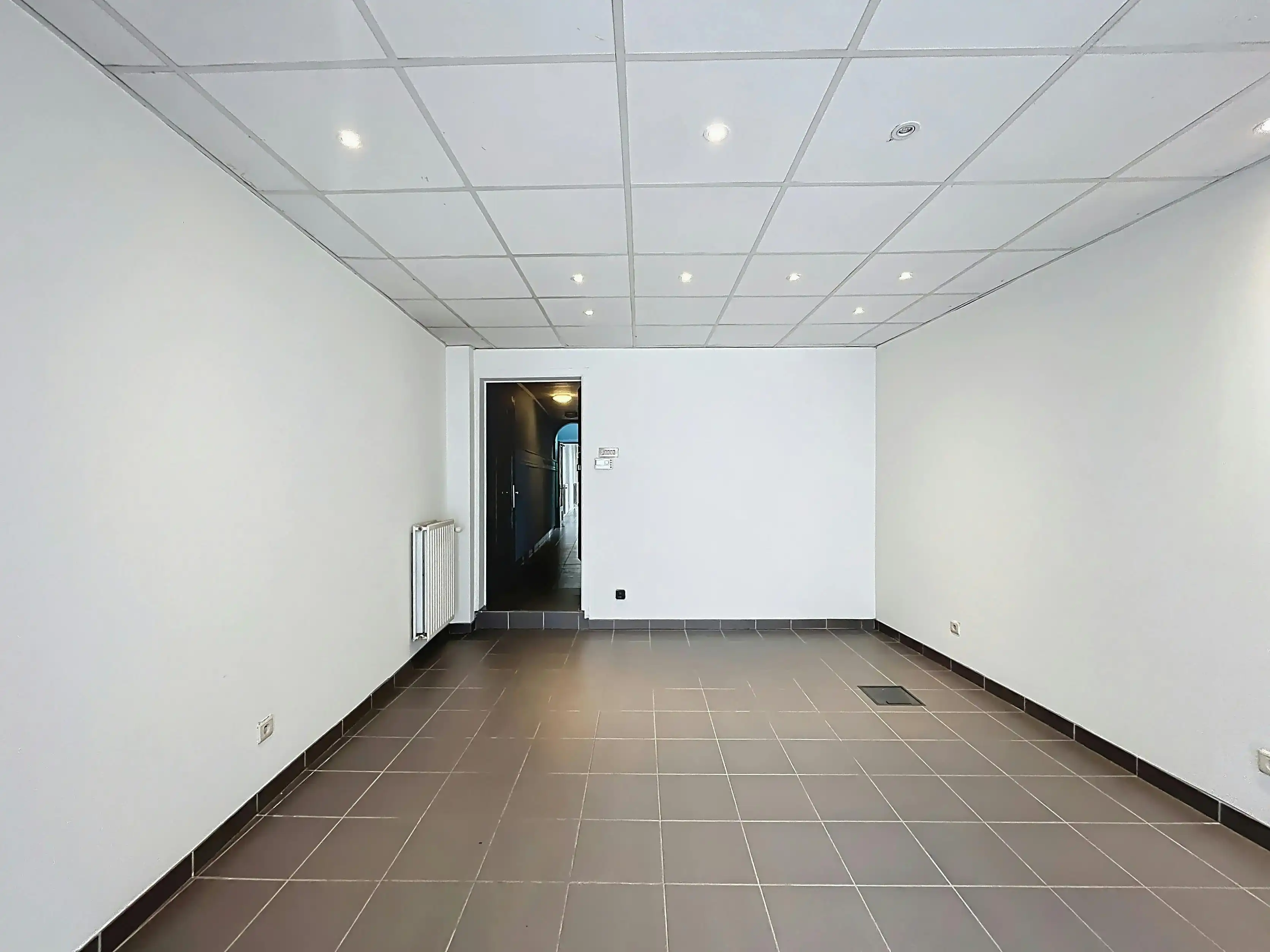 Handelshuis te koop op de Markt van Eeklo foto 3