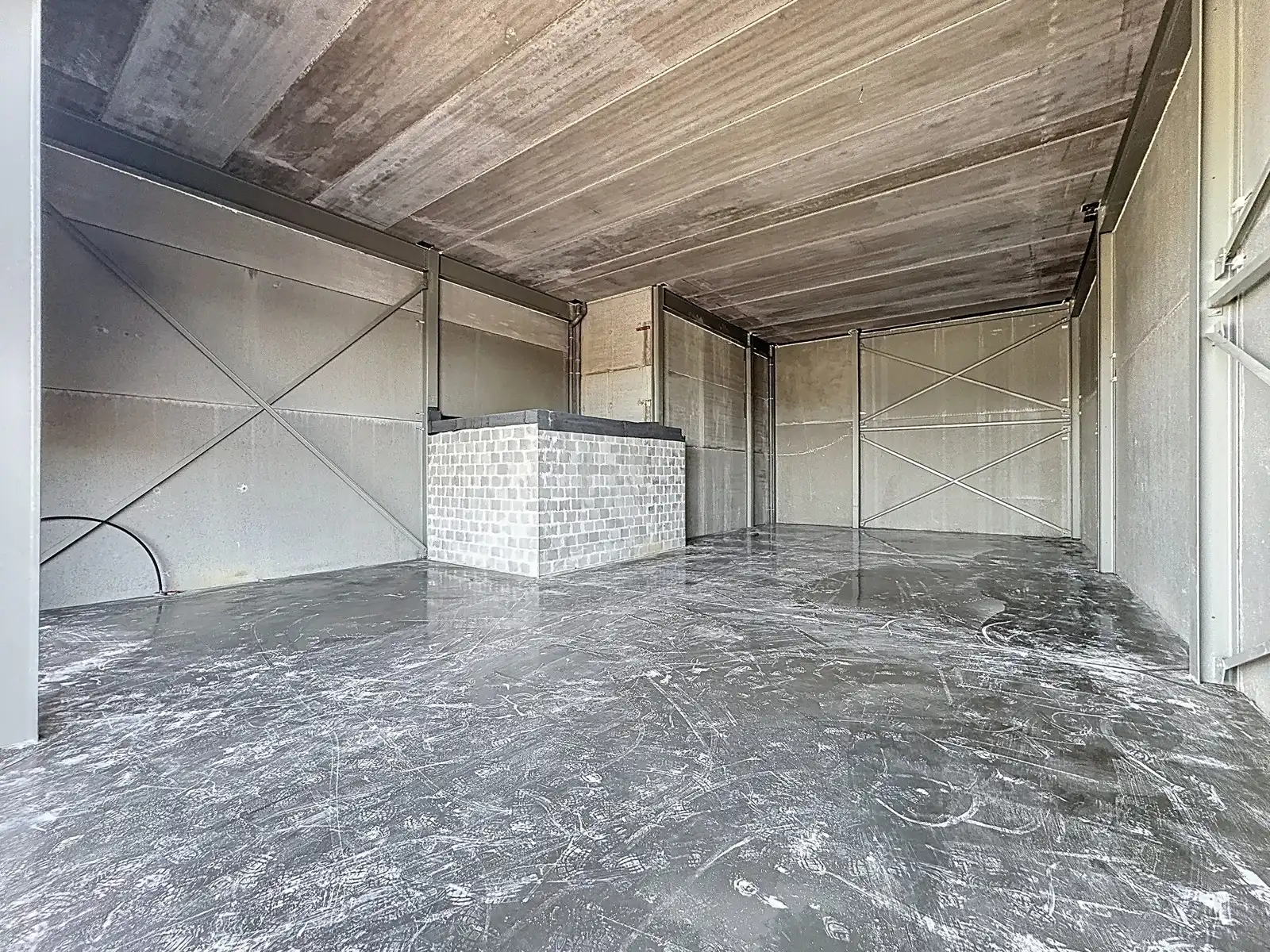 NIEUWE VOORWAARDEN! NB KANTOOR (164 m² - 1° verd.) met onderliggend MAGAZIJN (164 m² - op glv.), inclusief 6 private PARKEERPLAATSEN op industriezone "Schatting" te Zedelgem foto 4