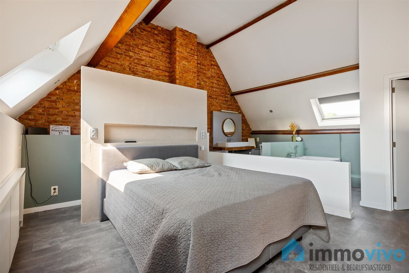 Gerenoveerde woning met zwembad op toplocatie aan Hof Ter Linden foto 24