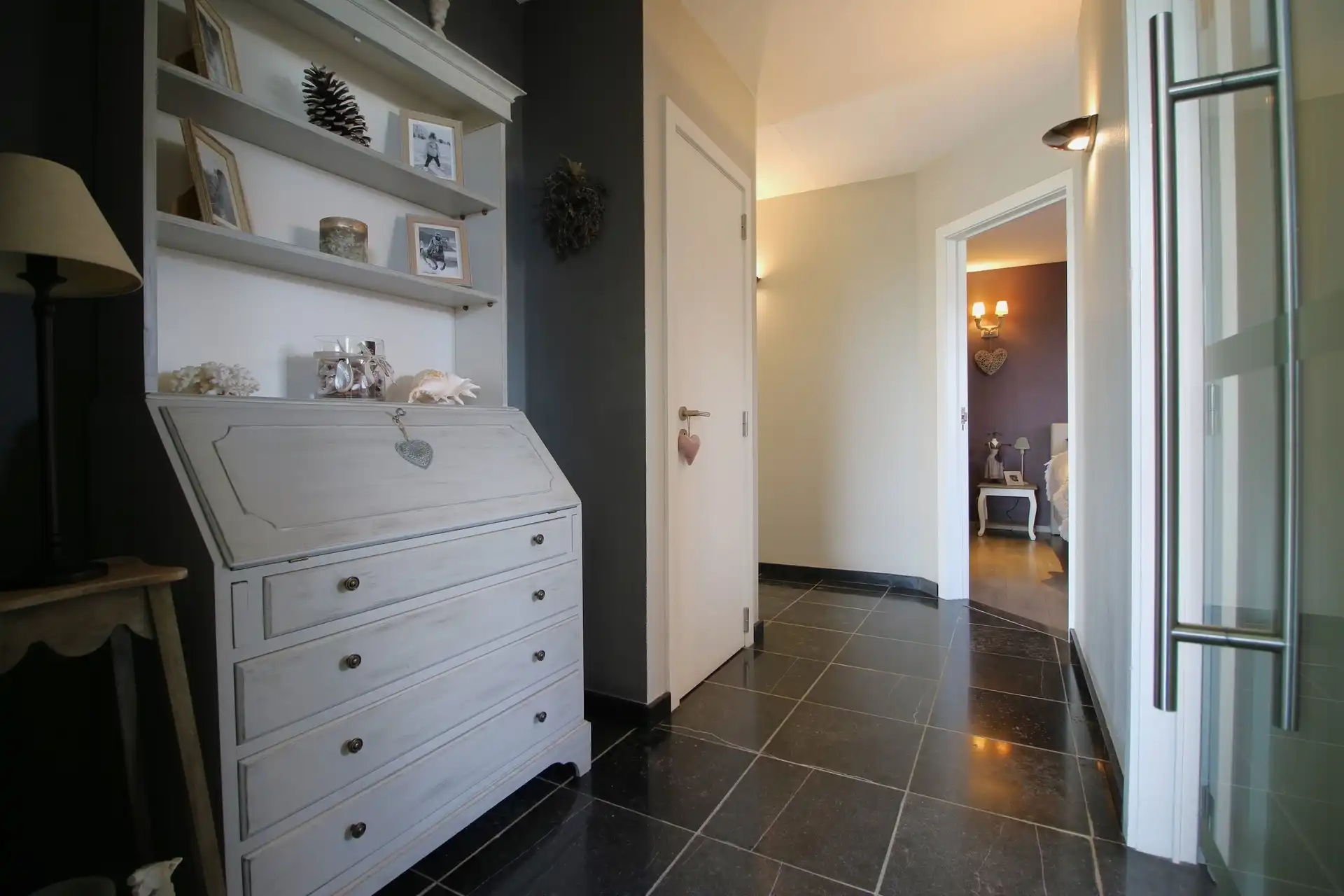 Ruim appartement op 3de verdieping met 2 garages foto 10