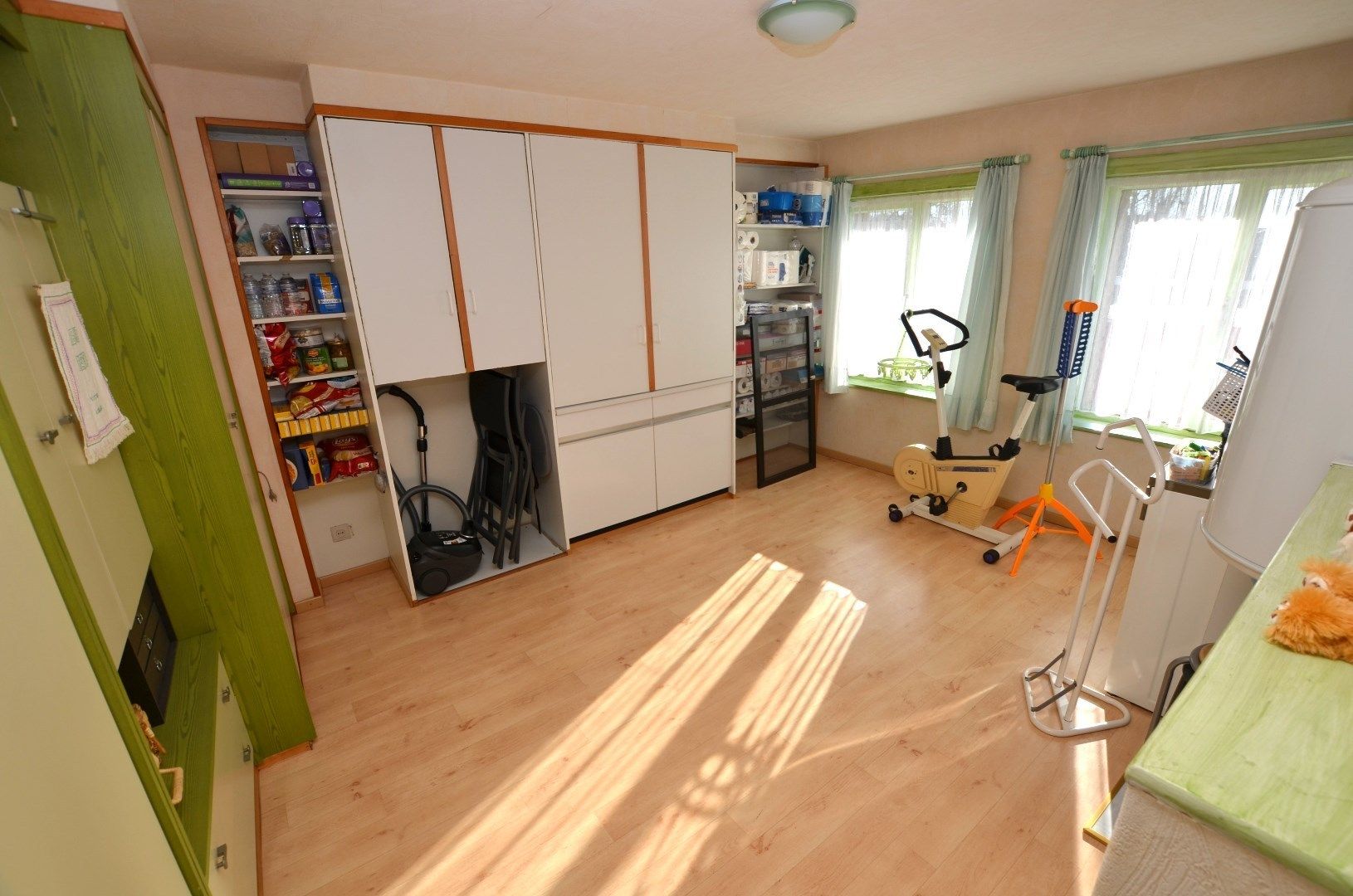 Ruim woonhuis met garage en zonnige tuin foto 12