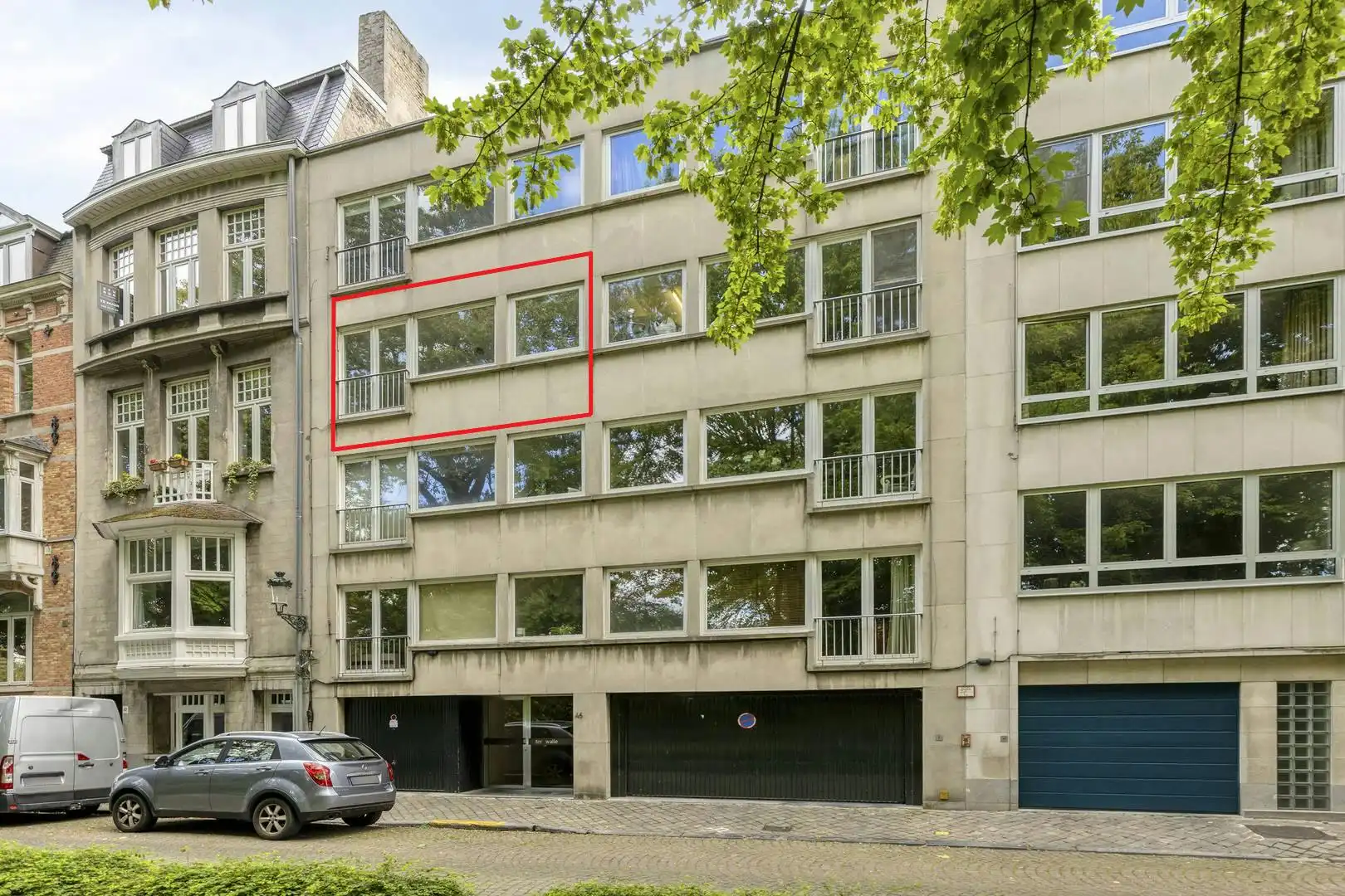 Gerenoveerd Appartement te koop in Brugge met 2 slaapkamers foto 2