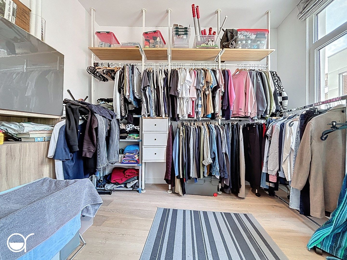 Rijwoning met terras en 3 slaapkamers foto 12