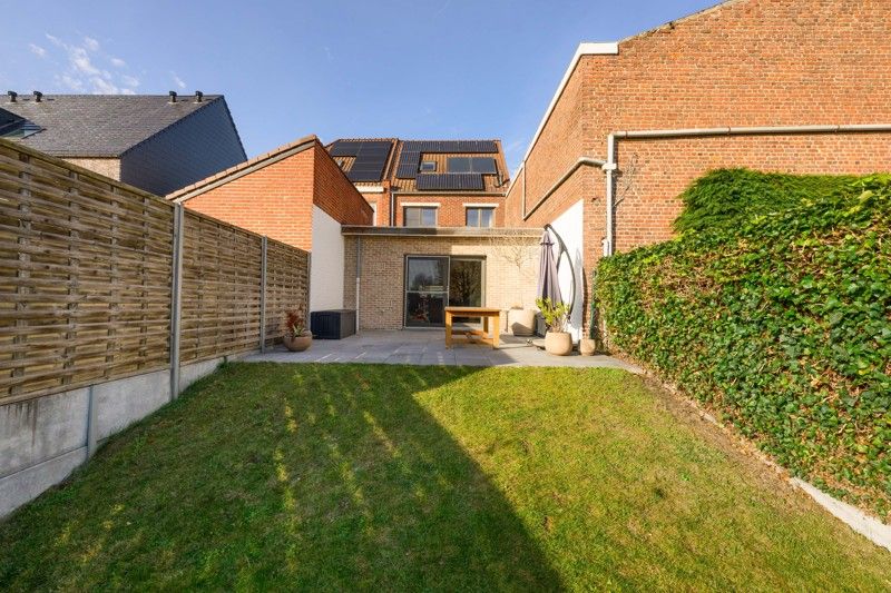 PERFECTE STARTERSWONING! Tot in de puntjes gerenoveerde woning nabij hartje Beveren-Leie! foto 23