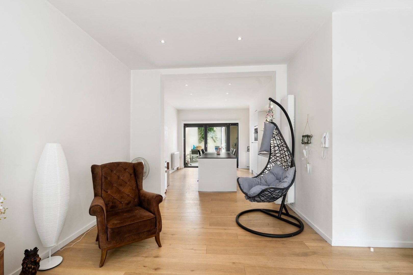 SCHITTEREND GLVL APPARTEMENT MET ZONNIG TERRAS VLAKBIJ CENTRUM foto 5