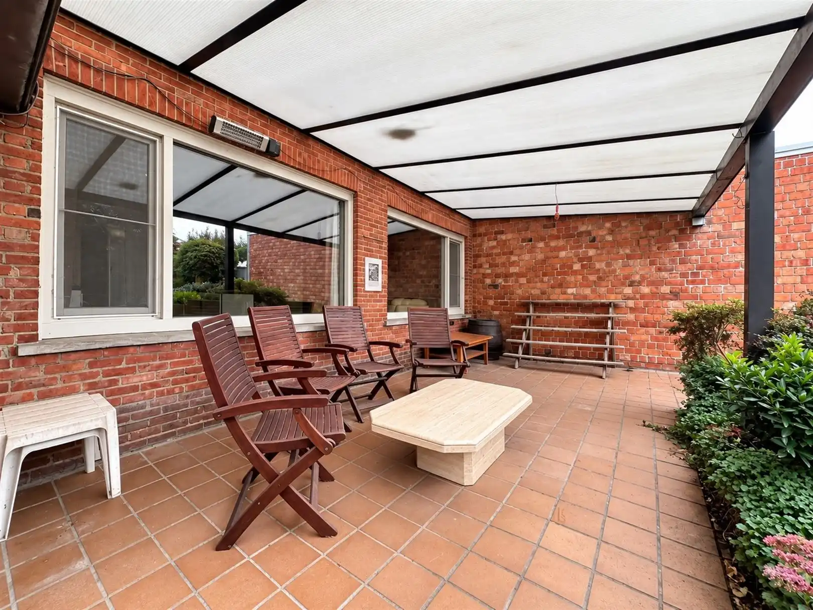 Te renoveren gezinswoning met garage, en tuin in Waasmunster foto 15