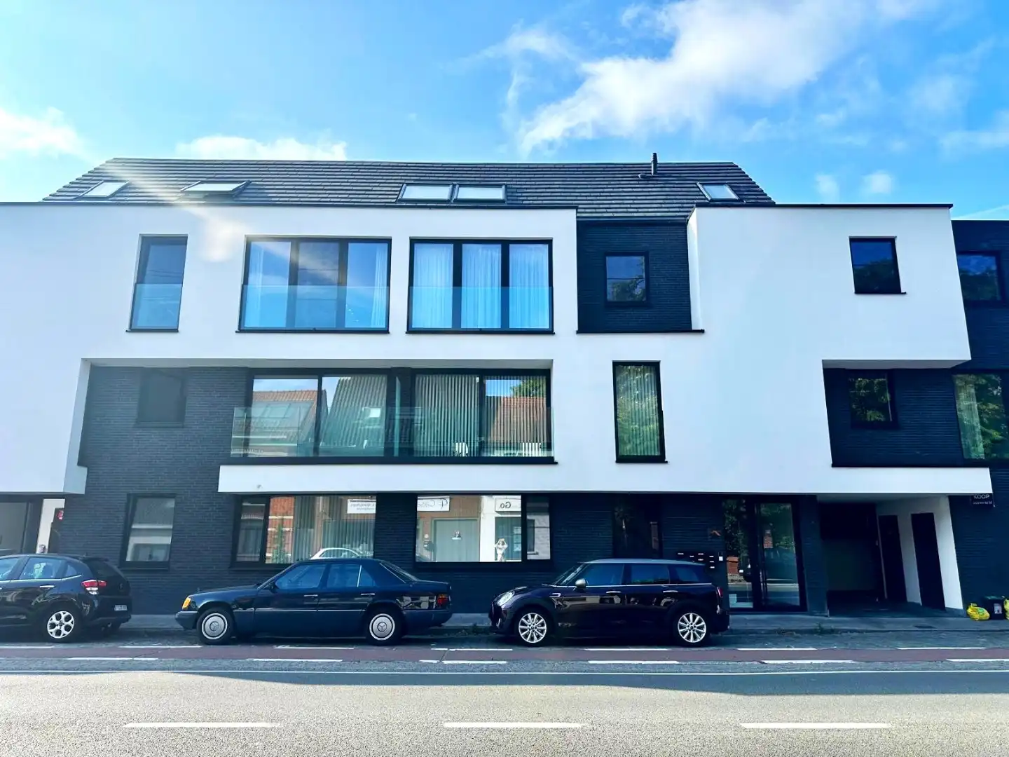 Modern appartement op centrale locatie te Sint-Andries foto 16