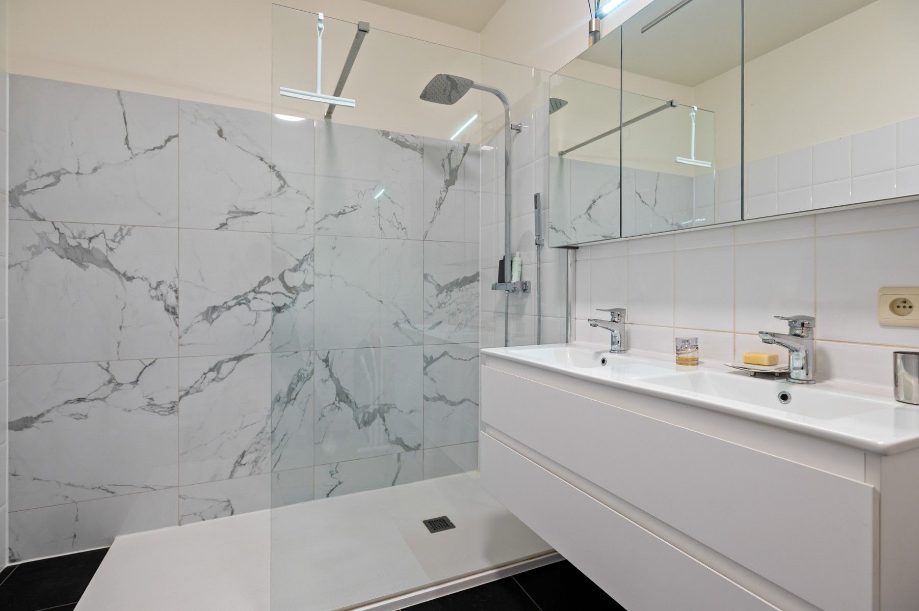 Lichtrijk appartement op toplocatie foto 6