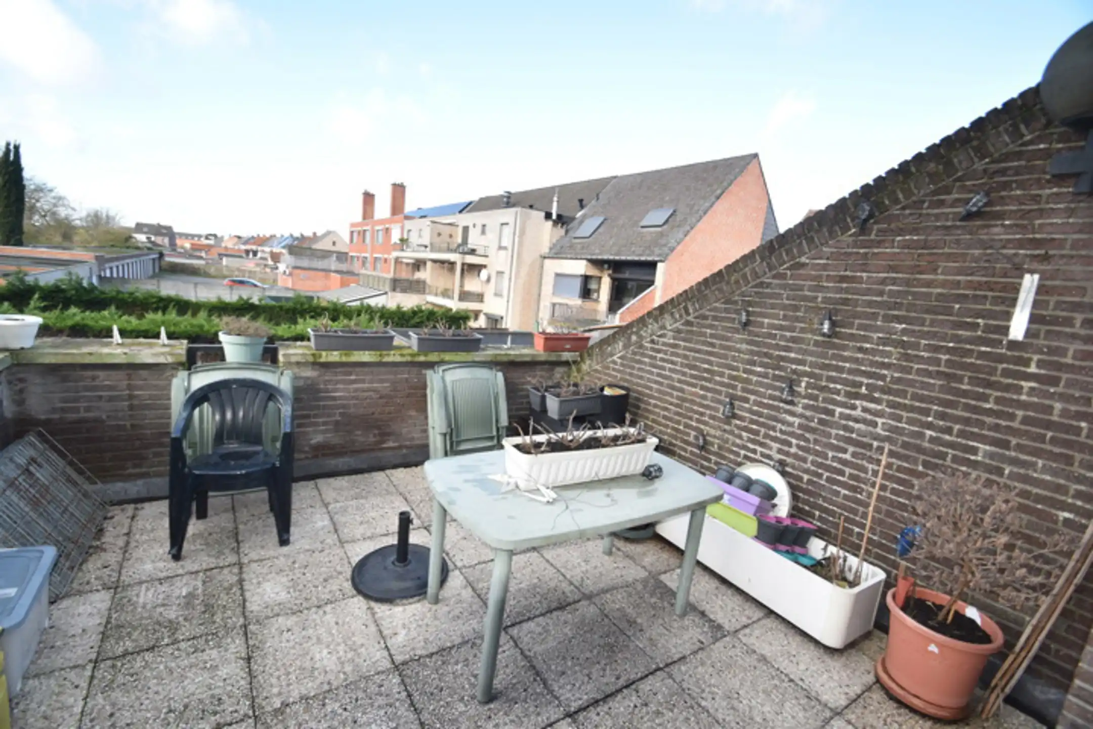 Ruim 3-slpk. duplex-appartement met garage, groot, zonnig terras en ruime bergzolder foto 3