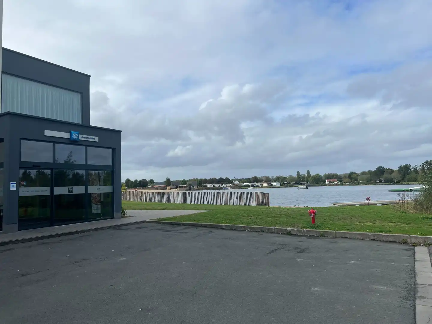 Hotelkamer te koop in het Ibis-hotel foto {{pictureIndex}}