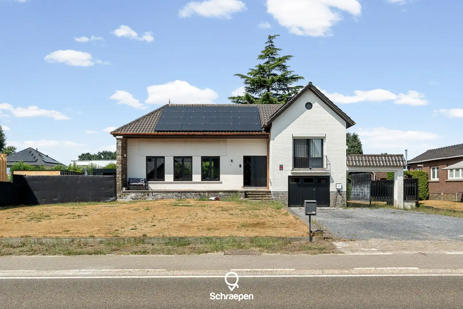 Instapklare én energiezuinige gezinswoning (206 m²) met zwembad op centrale ligging te Zonhoven! foto 4