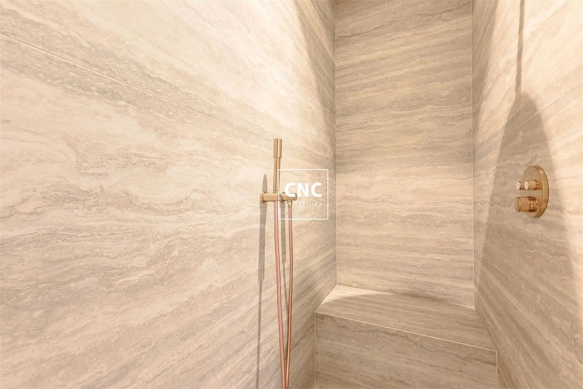 Exceptioneel nieuwbouw duplex-appartement in het hart van het Zoute met prachtig zicht op de typische Zoute-gevels foto 29