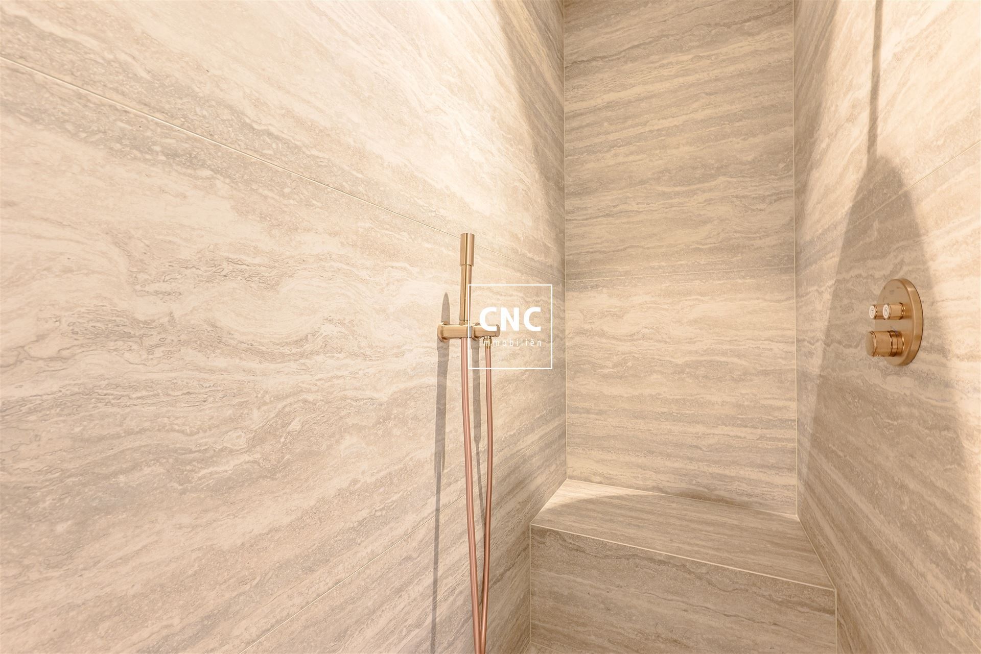 Exceptioneel nieuwbouw duplex-appartement in het hart van het Zoute met prachtig zicht op de typische Zoute-gevels foto 29