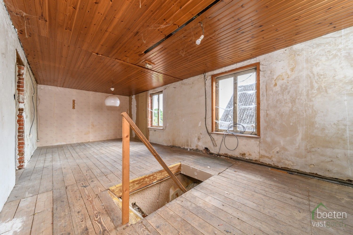 BEVEREN AAN DE IJZER: Renovatieproject en/of (deels) te slopen woonhuis met zuidgerichte tuin op 279m² grondopp. foto 11