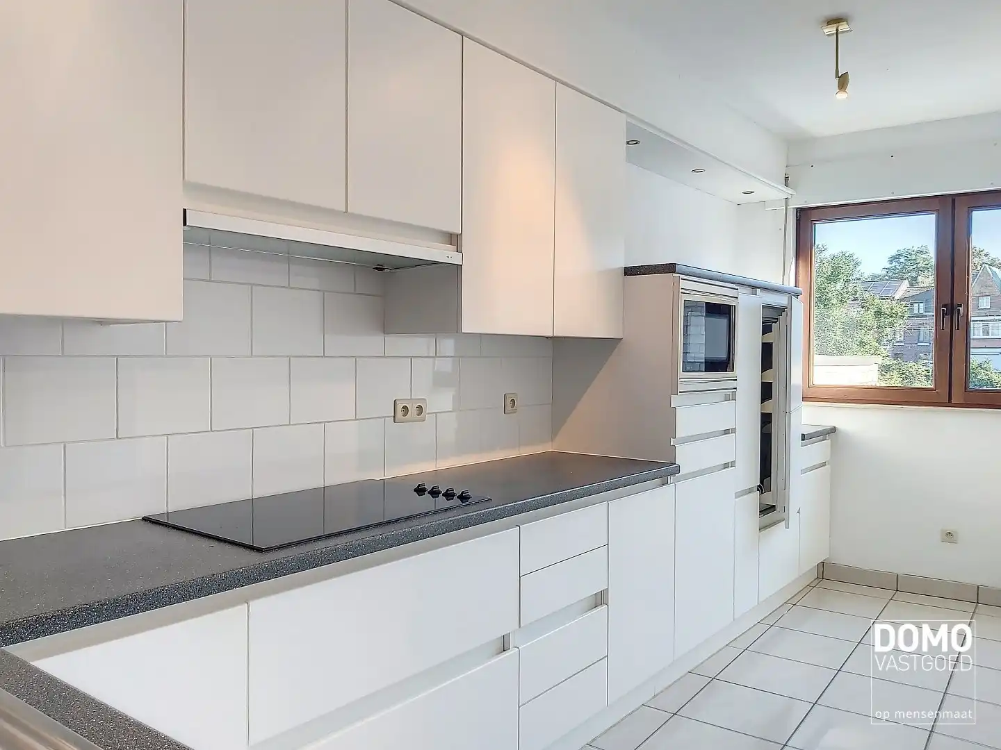 Woning met tuin, garage en 2 slaapkamers op wandelafstand van het centrum van Hasselt foto 3