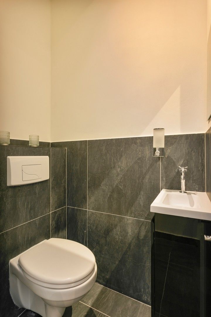 Vernieuwd, ruim appartement vlak bij centrum van Brasschaat foto 13