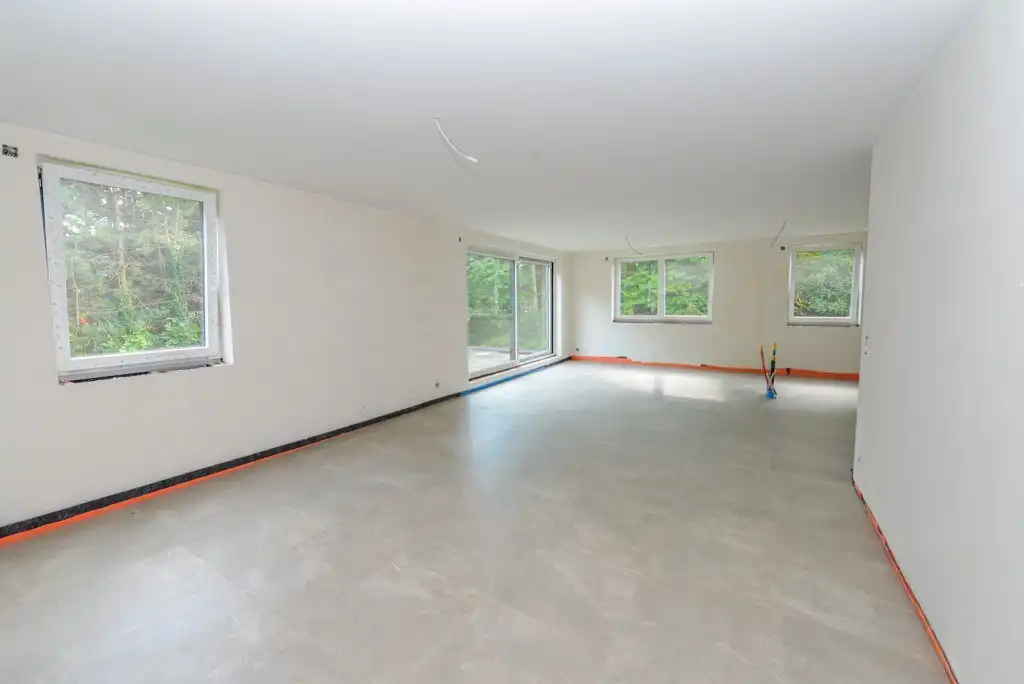 Ruim 2-slpk appartement met 15m2 zuidgericht terras met volle privacy foto 4