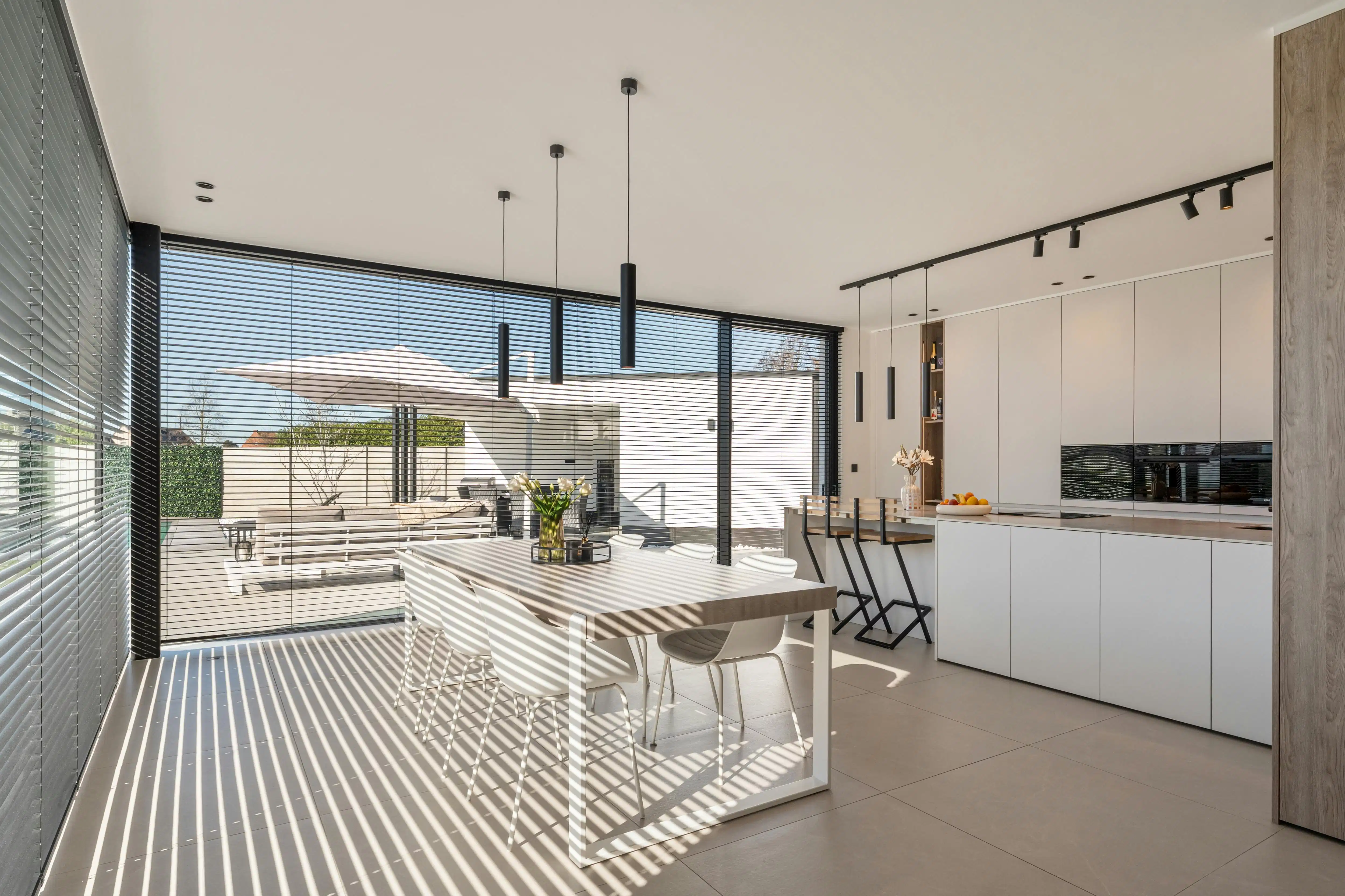 Exclusieve high-end villa met zwembad in Genk foto 3