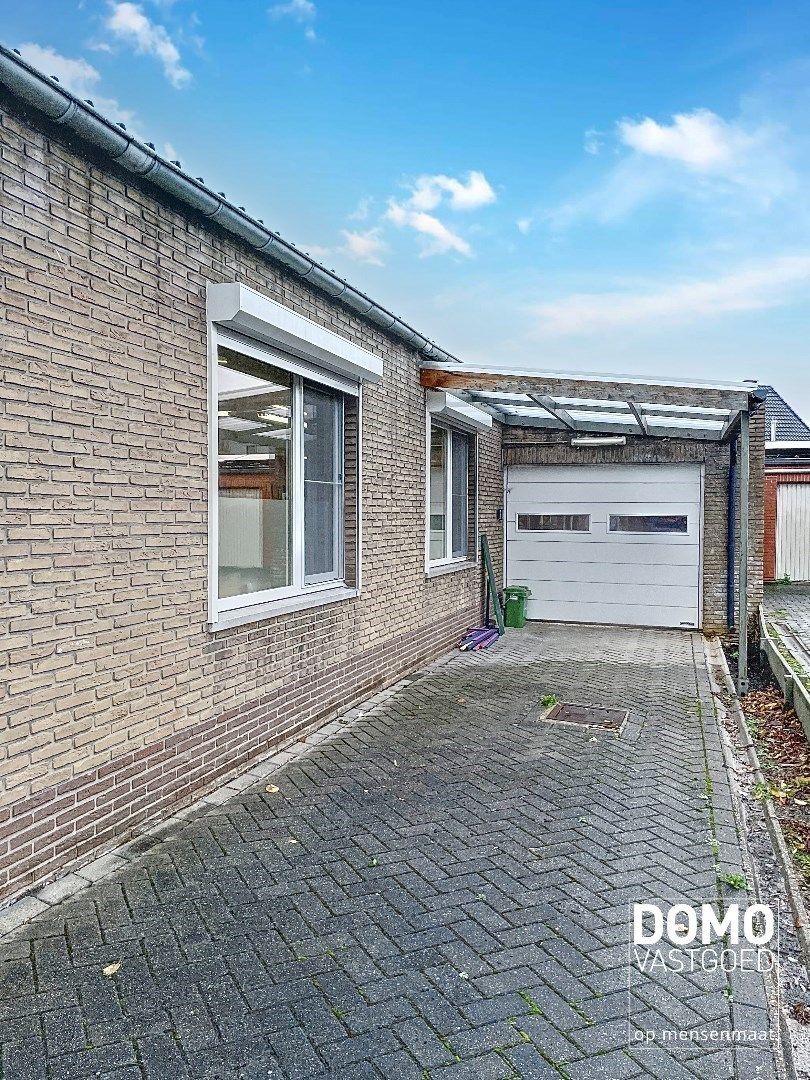 Commercieel gelegen handelspand met inclusief bovenliggend appartement te Kermt. foto 26