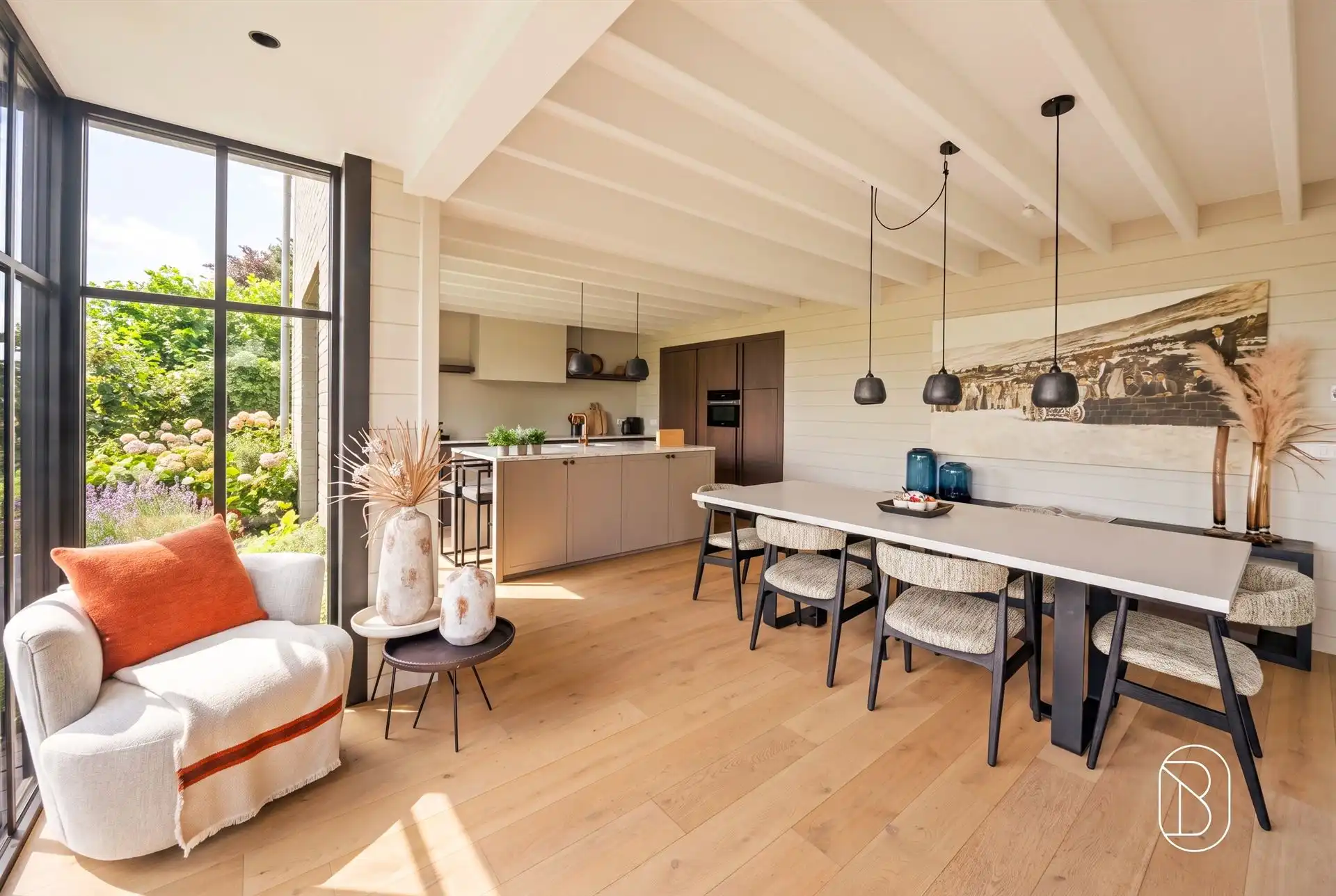 Toffe villa met bijgebouw en tuin met prachtig zicht foto 12
