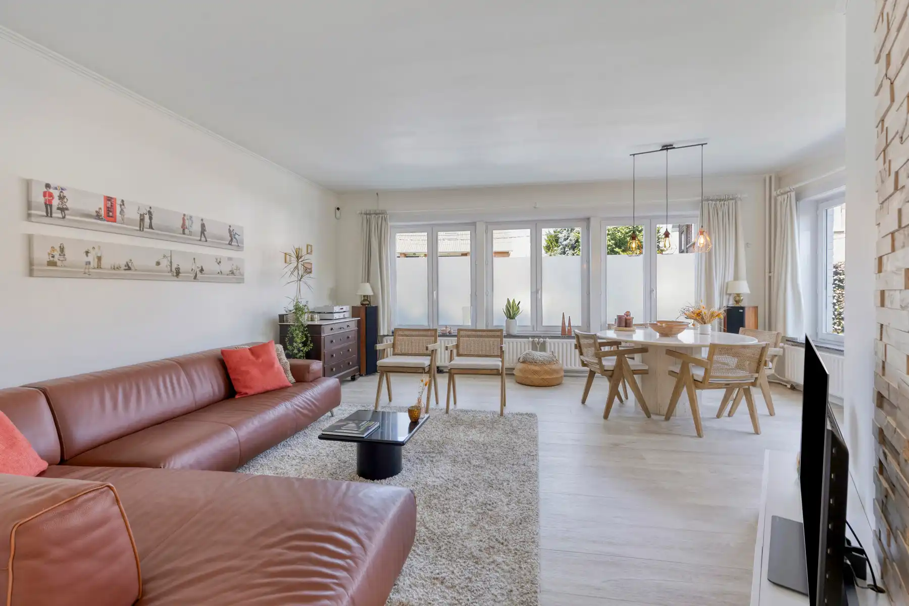 Charmante villa op toplocatie met ruime garage foto 11